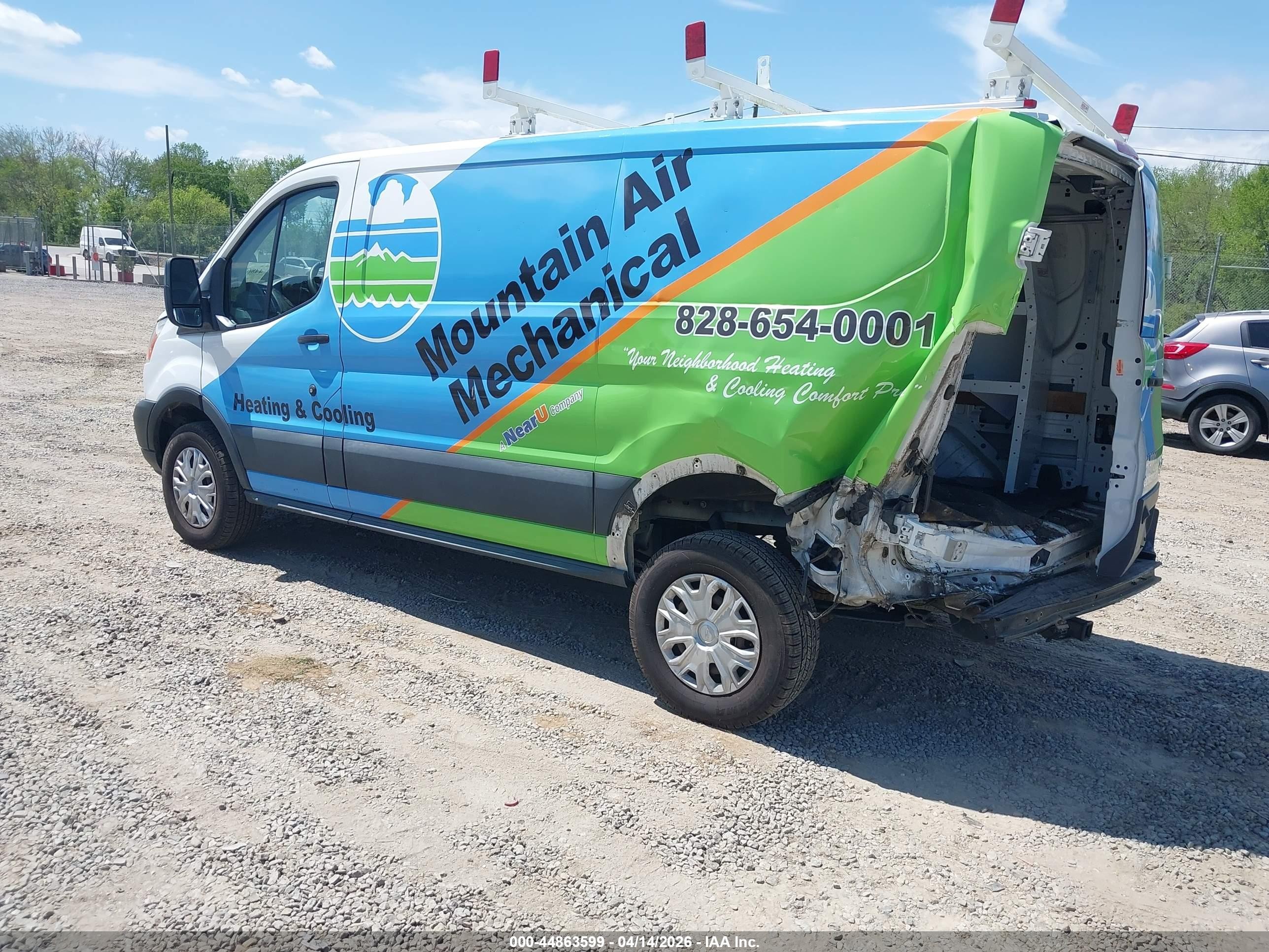 2018 Ford Transit-250   White vin: 1FTYR1ZM5JKA64674