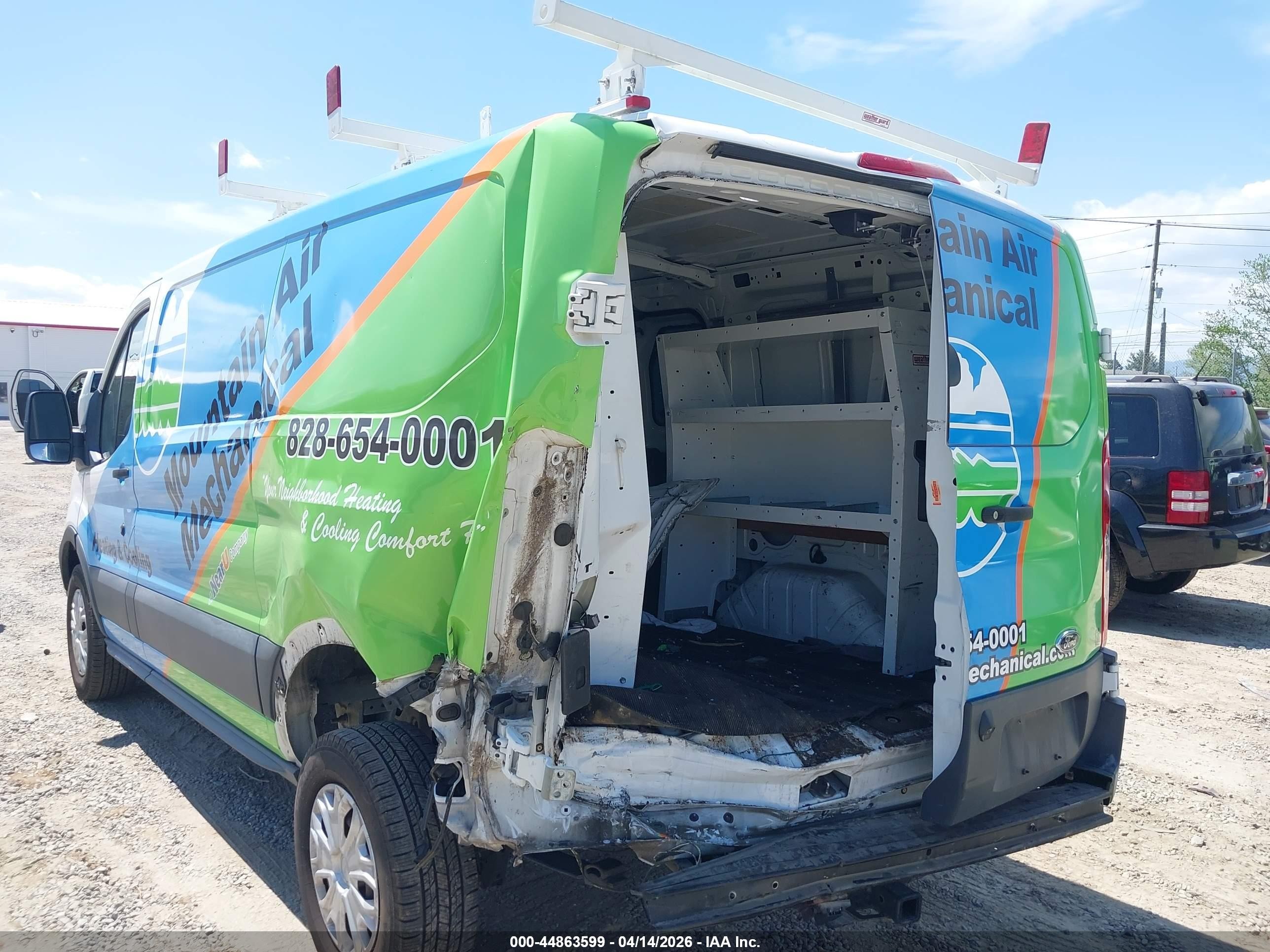 2018 Ford Transit-250   White vin: 1FTYR1ZM5JKA64674