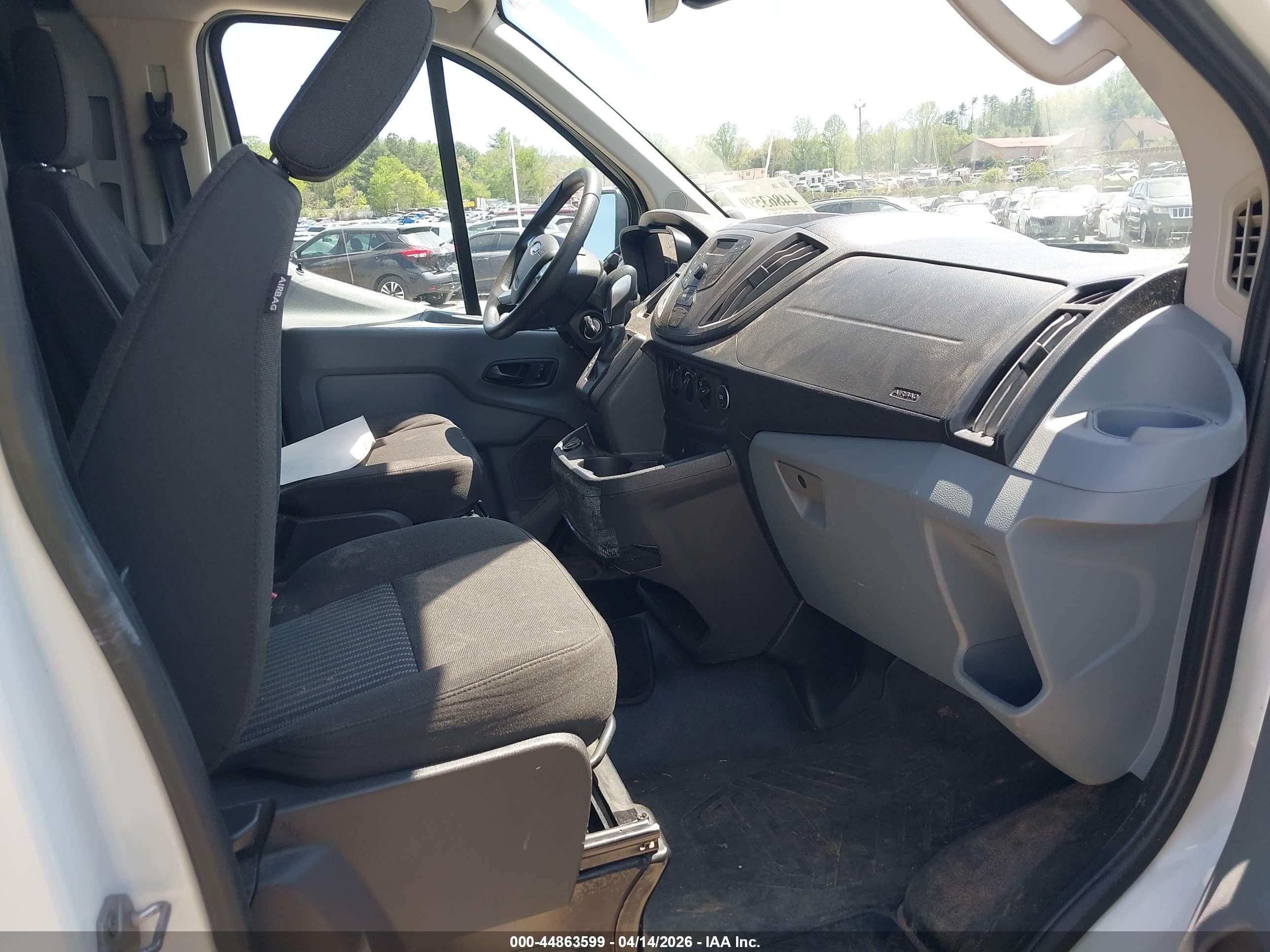 2018 Ford Transit-250   White vin: 1FTYR1ZM5JKA64674