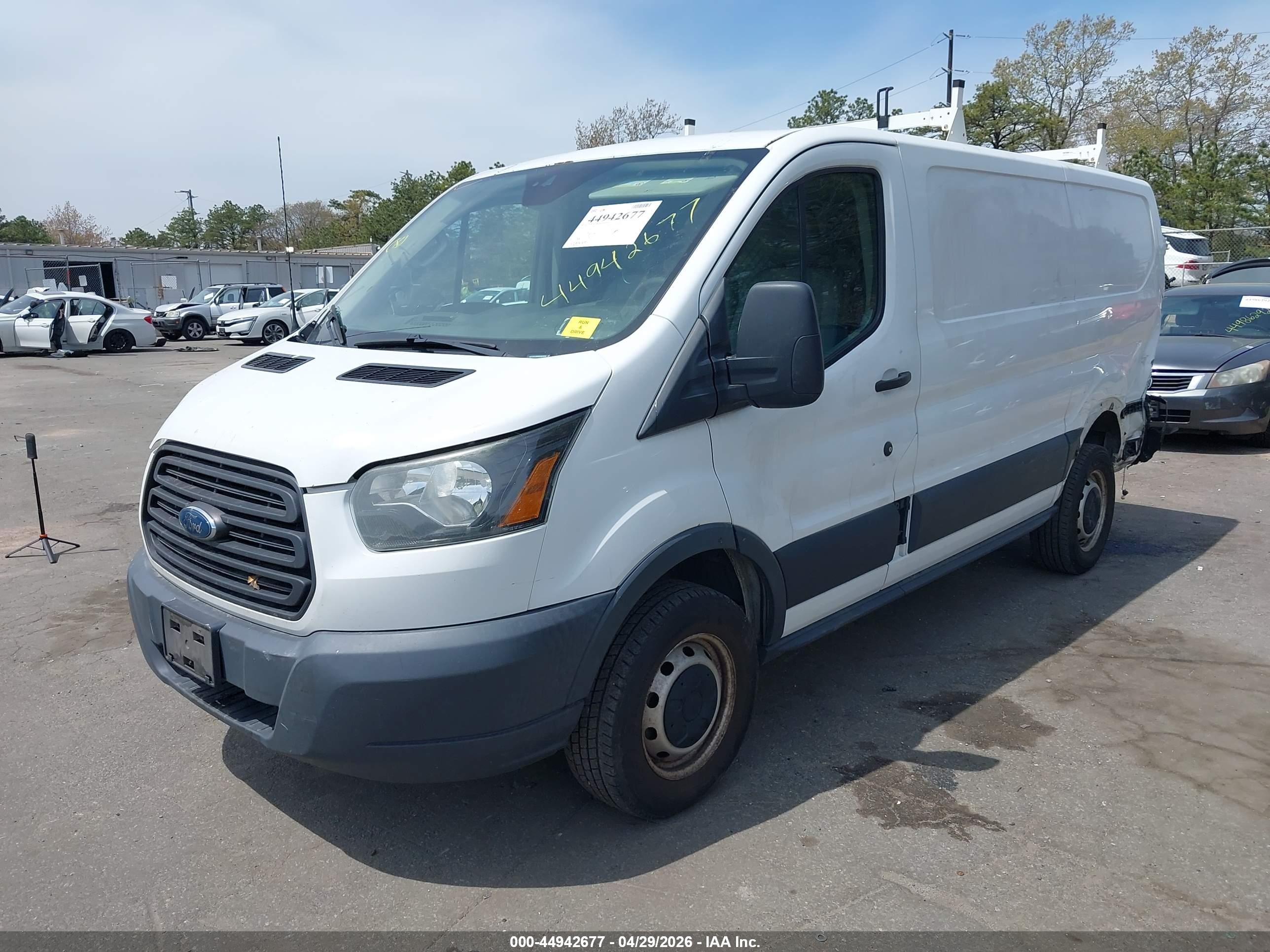 2016 Ford Transit-250 White vin: 1FTYR1ZM9GKA24266