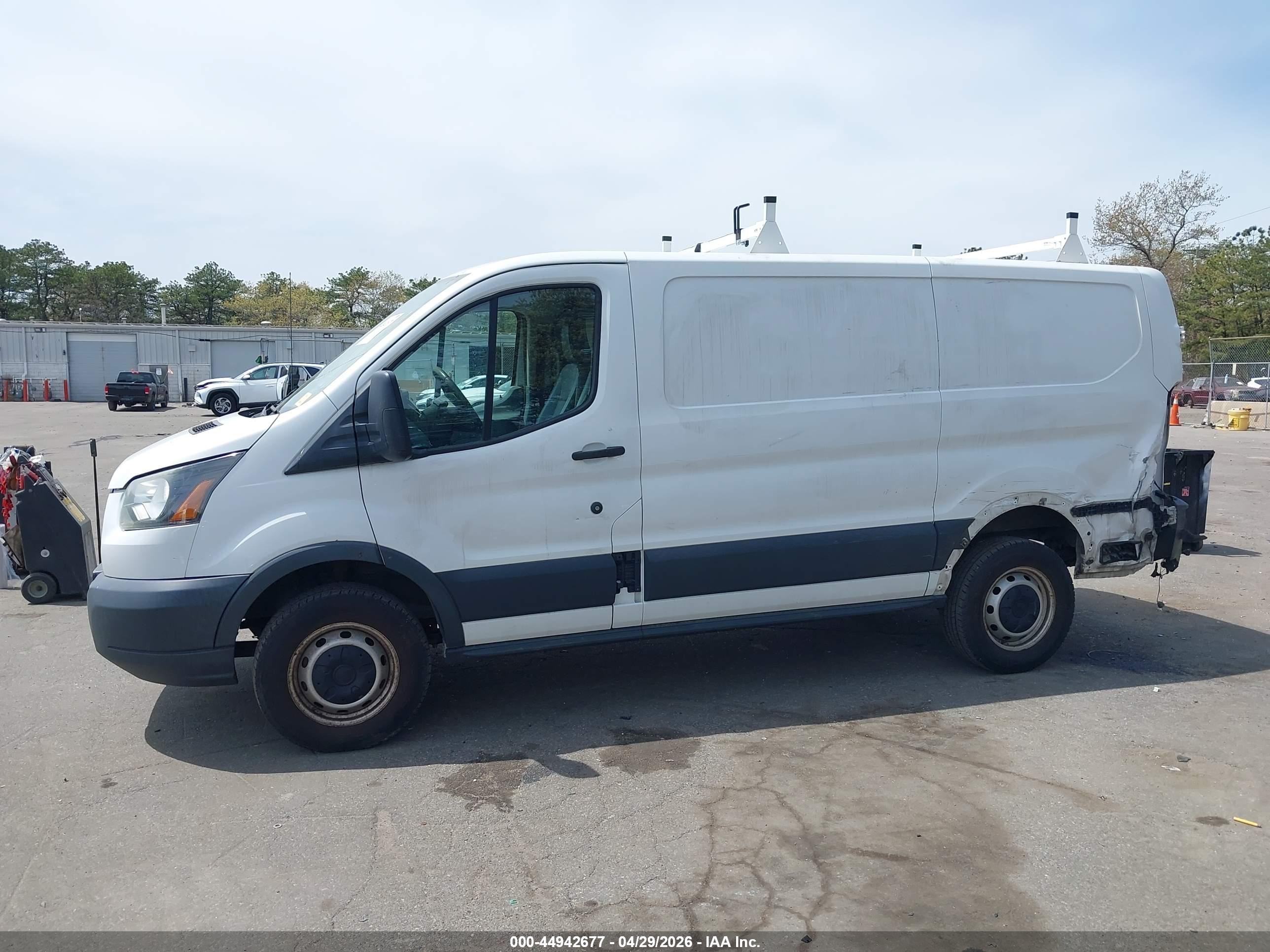 2016 Ford Transit-250 White vin: 1FTYR1ZM9GKA24266
