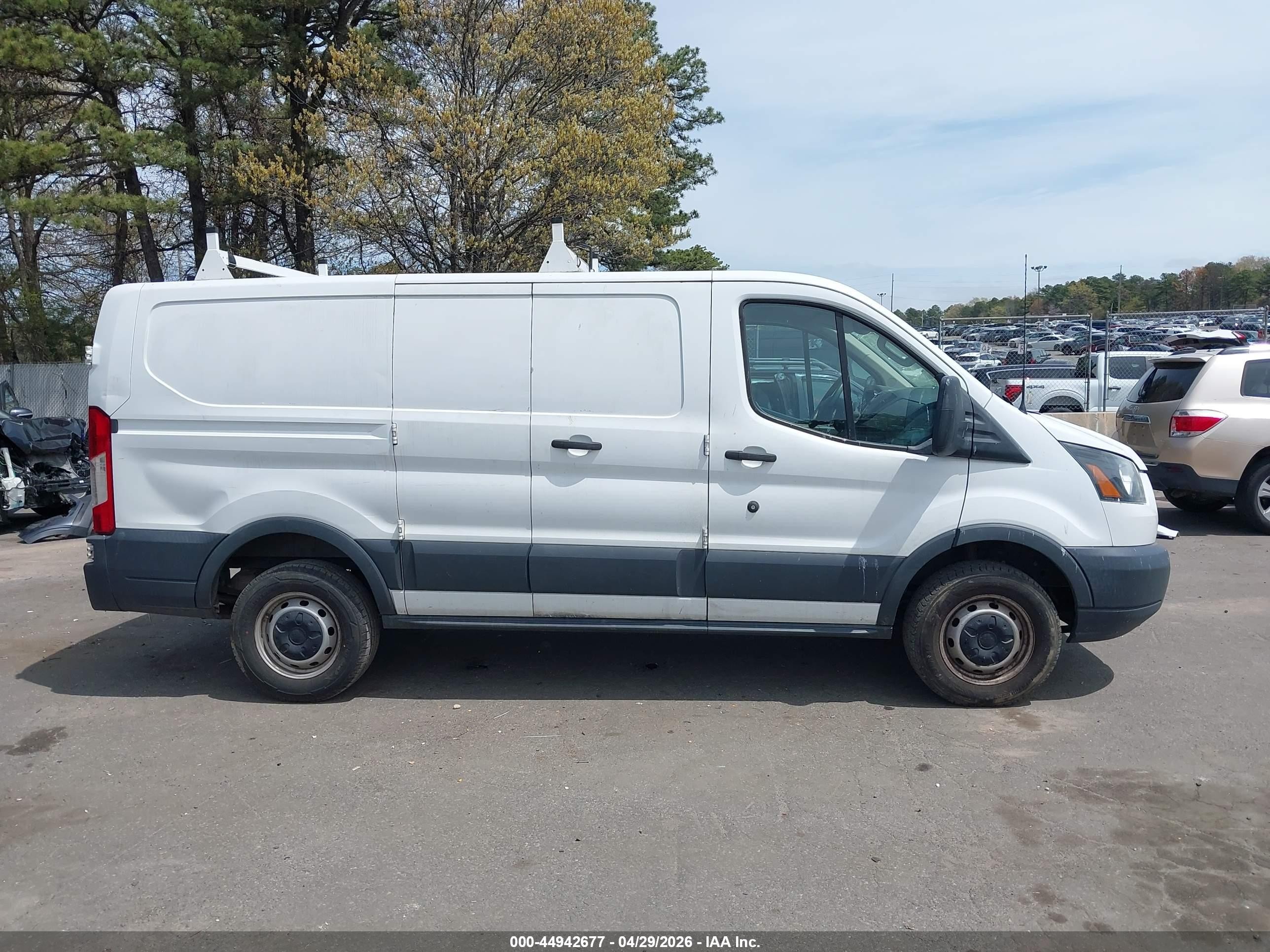 2016 Ford Transit-250 White vin: 1FTYR1ZM9GKA24266