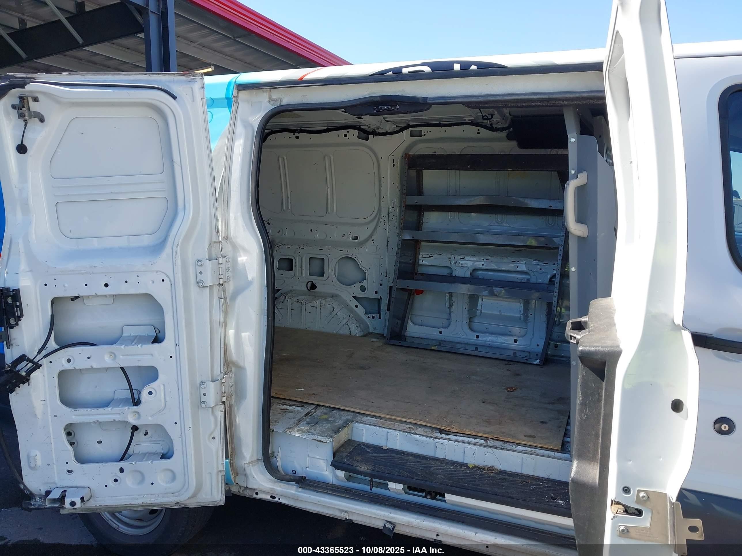 2017 Ford Transit-250   White vin: 1FTYR1ZMXHKA75132