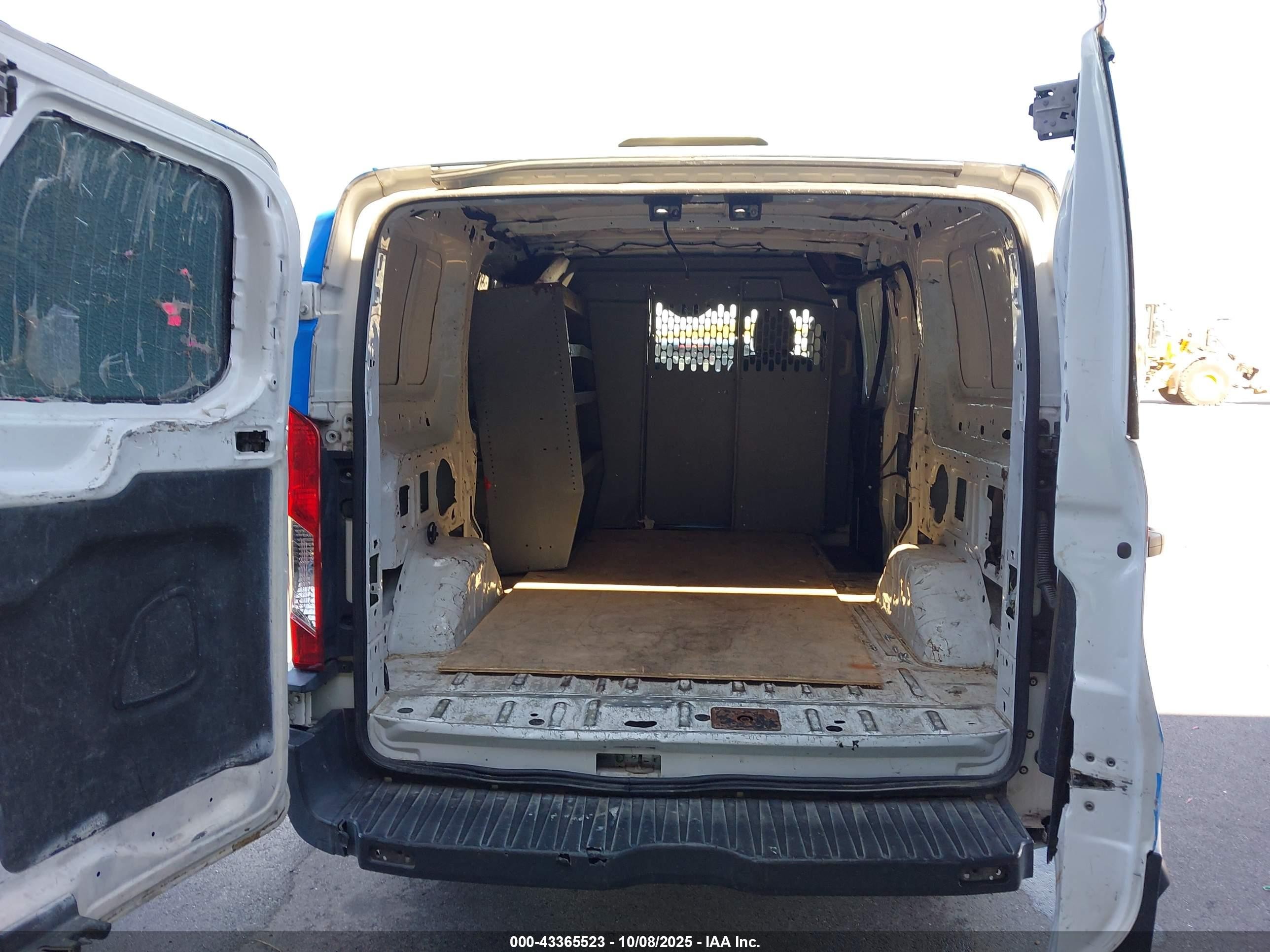 2017 Ford Transit-250   White vin: 1FTYR1ZMXHKA75132