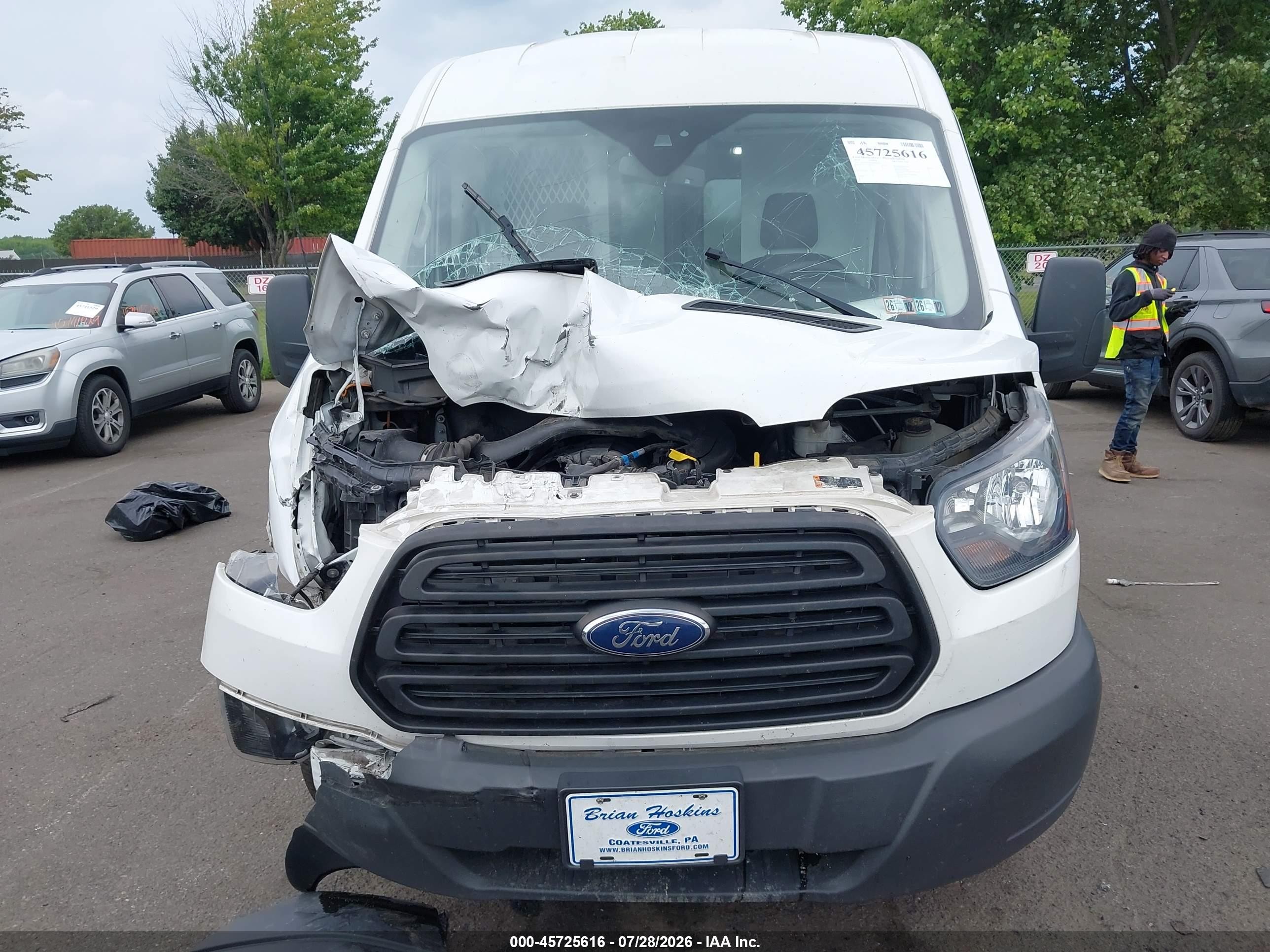 2019 Ford Transit-250   White vin: 1FTYR2CM1KKB66473