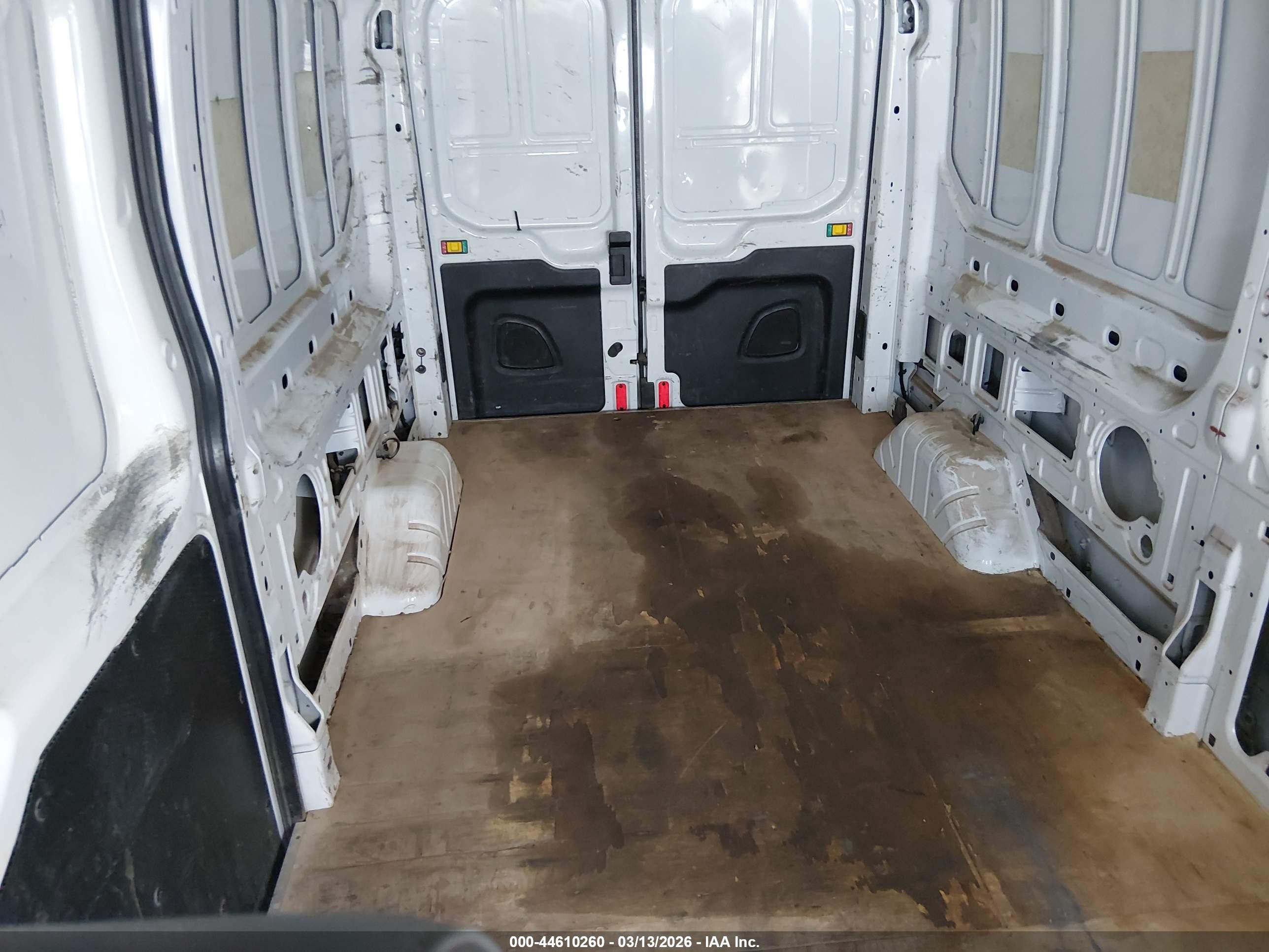 2018 Ford Transit-250   White vin: 1FTYR2CM2JKB23937