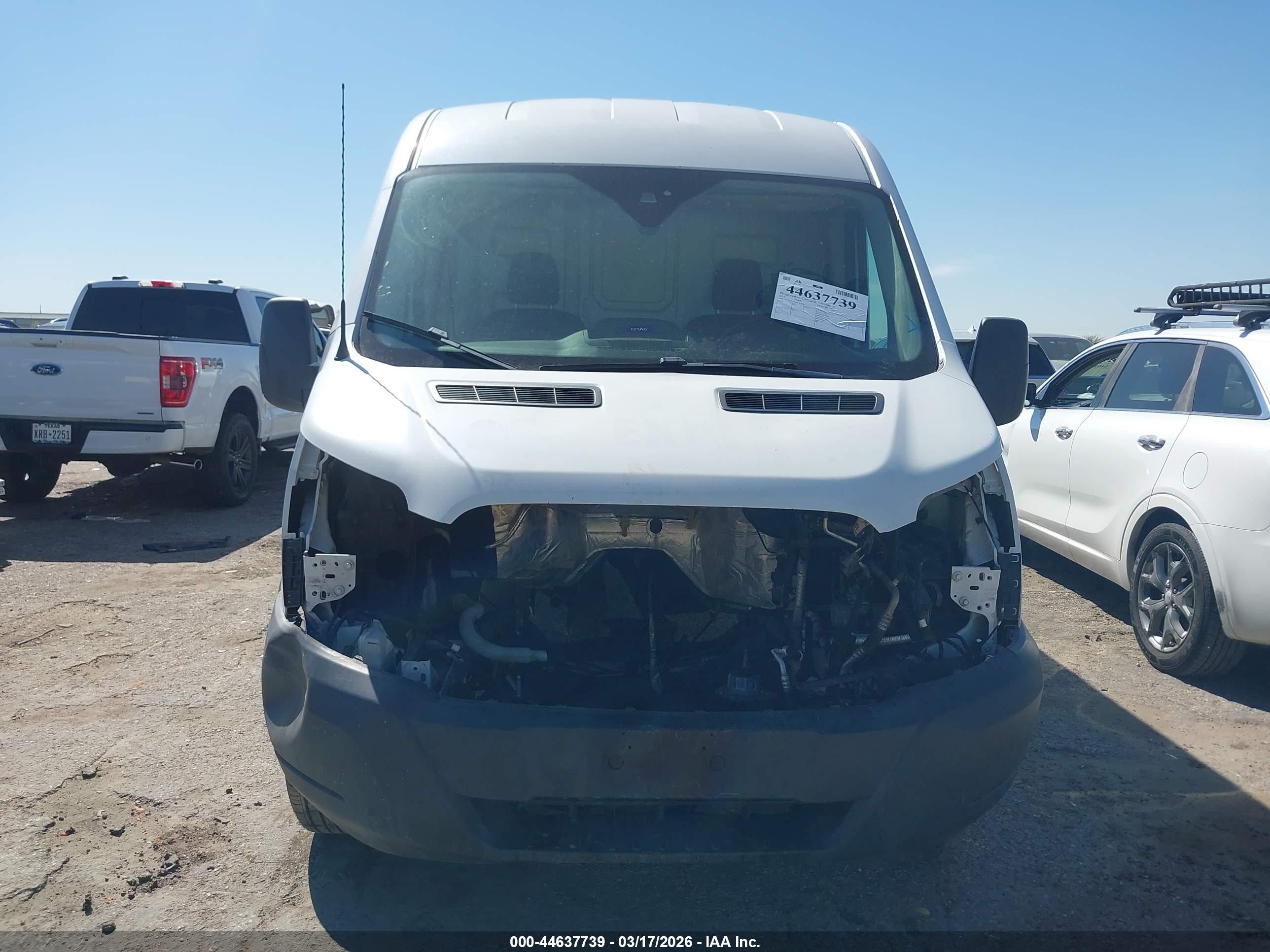 2017 Ford Transit-250   White vin: 1FTYR2CM4HKA54081