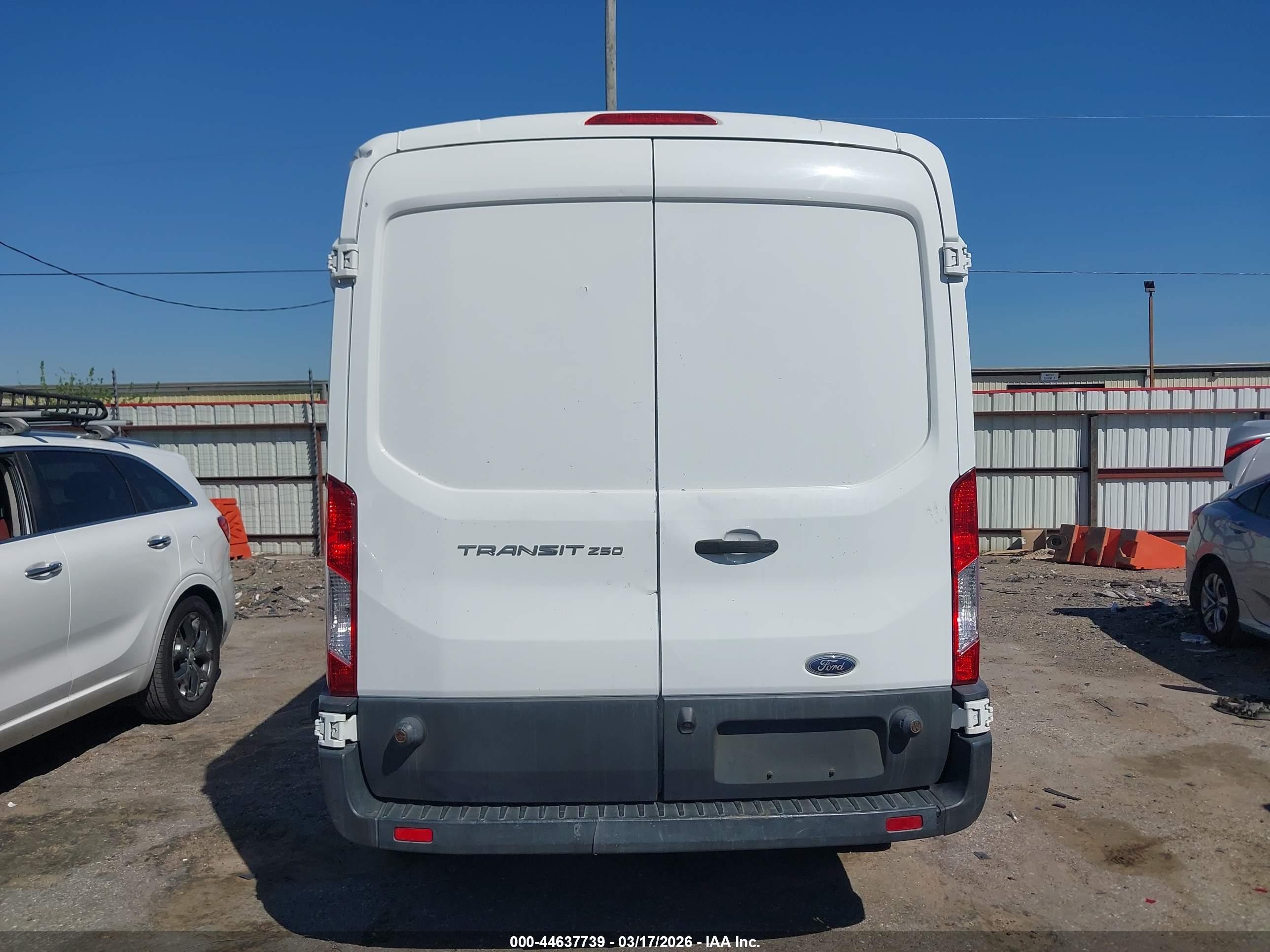 2017 Ford Transit-250   White vin: 1FTYR2CM4HKA54081