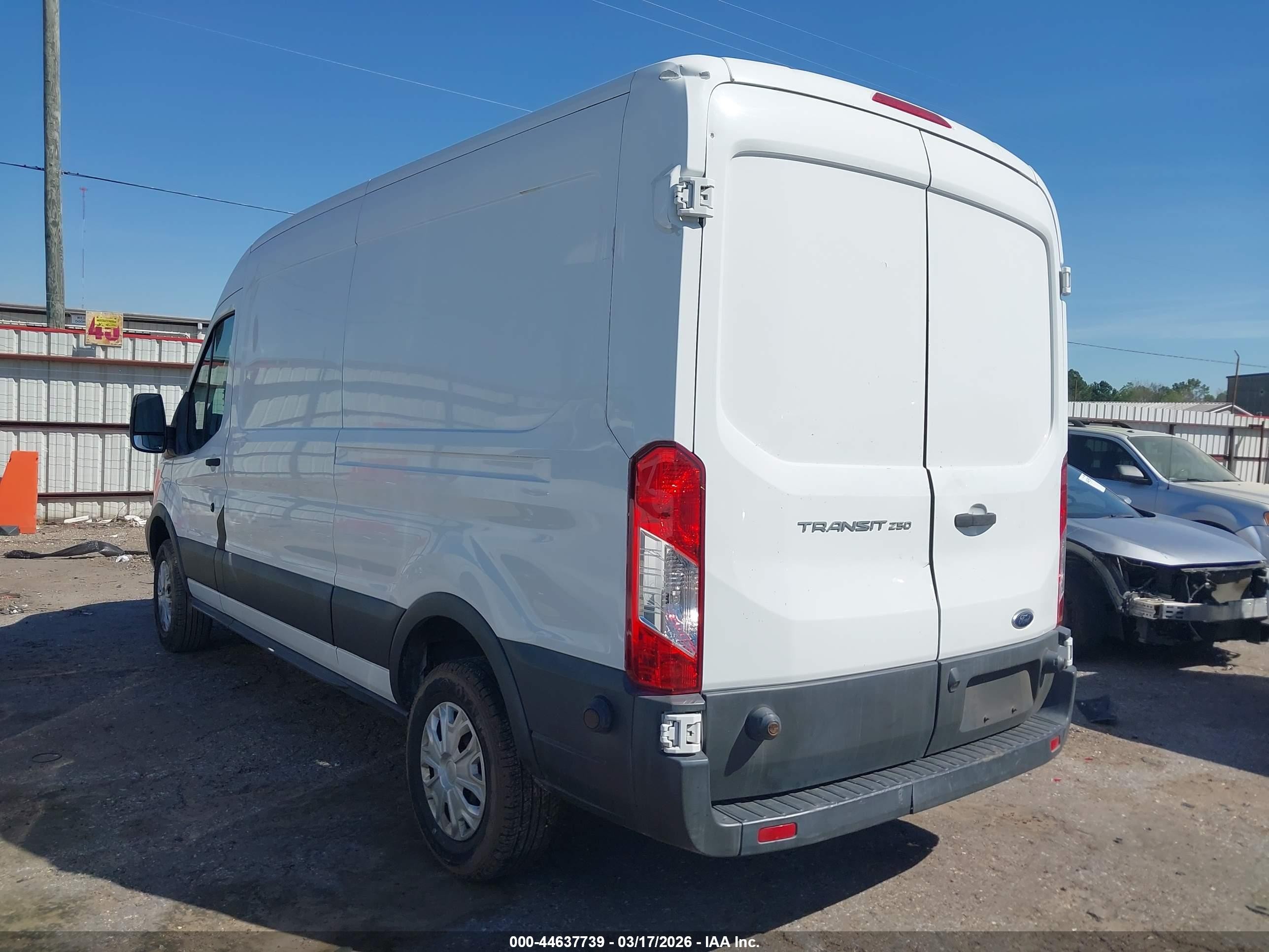 2017 Ford Transit-250   White vin: 1FTYR2CM4HKA54081