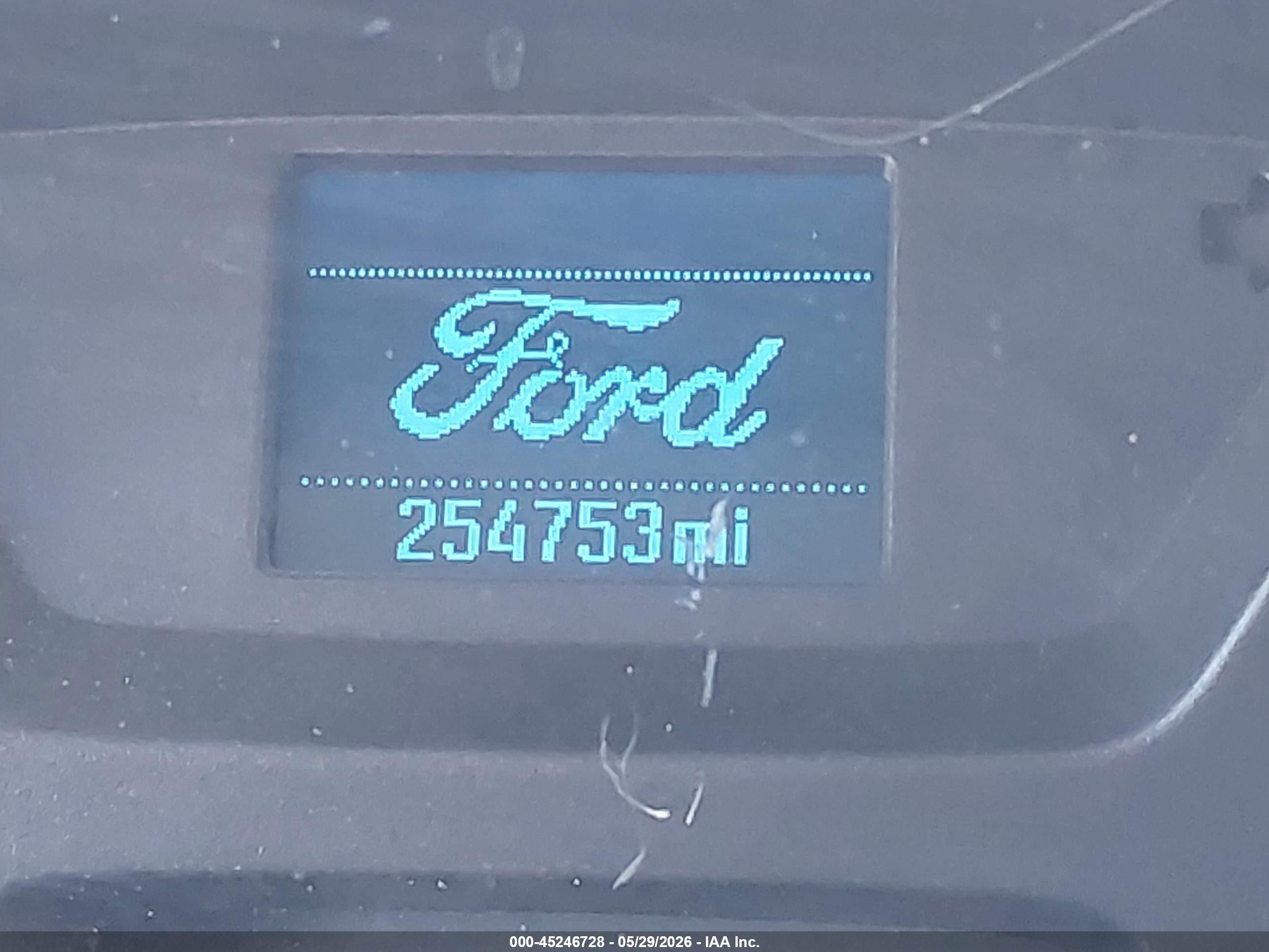 2016 Ford Transit-250 Red vin: 1FTYR2CM5GKA46439