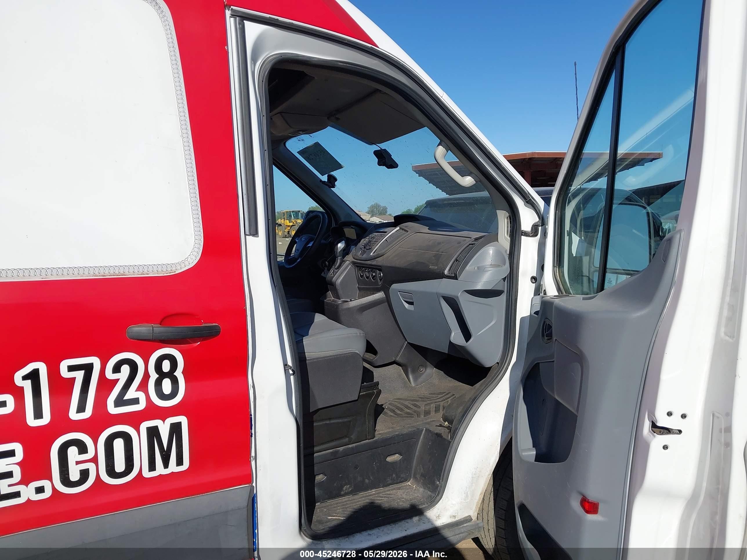 2016 Ford Transit-250 Red vin: 1FTYR2CM5GKA46439