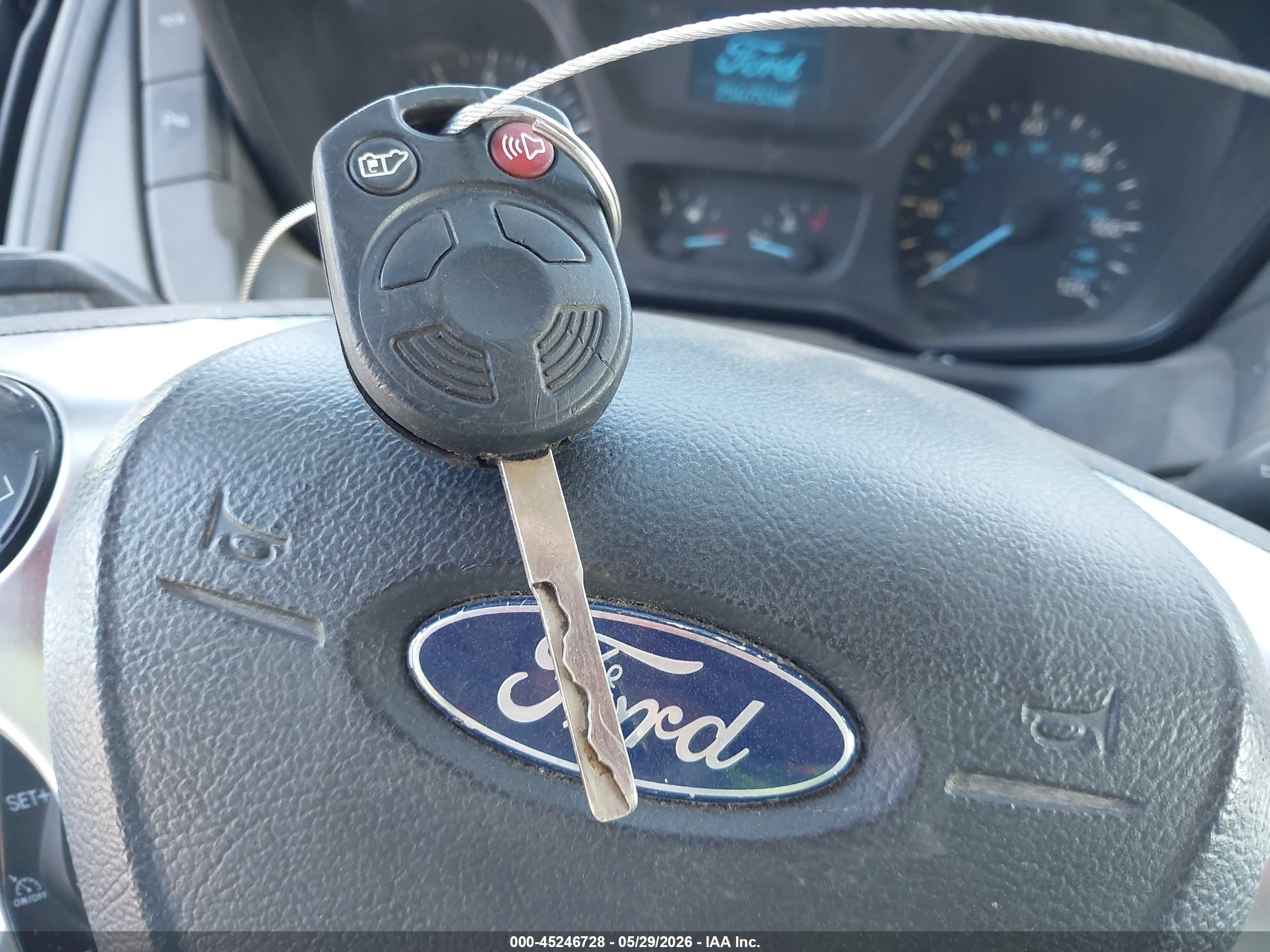 2016 Ford Transit-250 Red vin: 1FTYR2CM5GKA46439