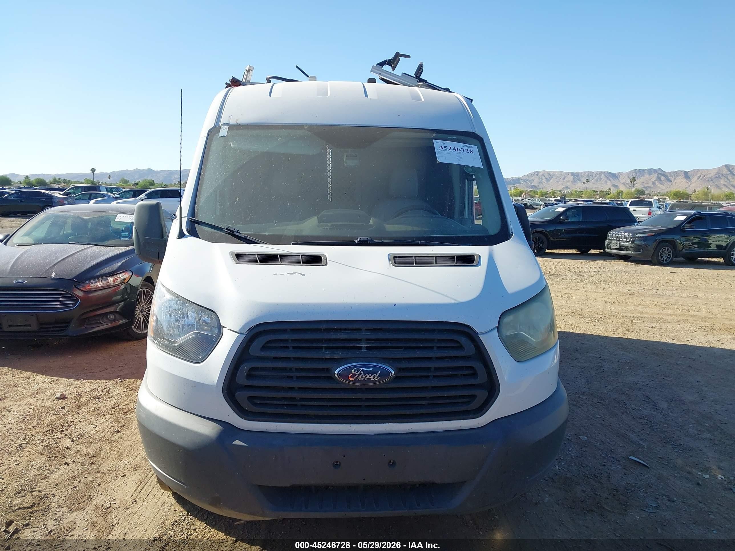 2016 Ford Transit-250 Red vin: 1FTYR2CM5GKA46439
