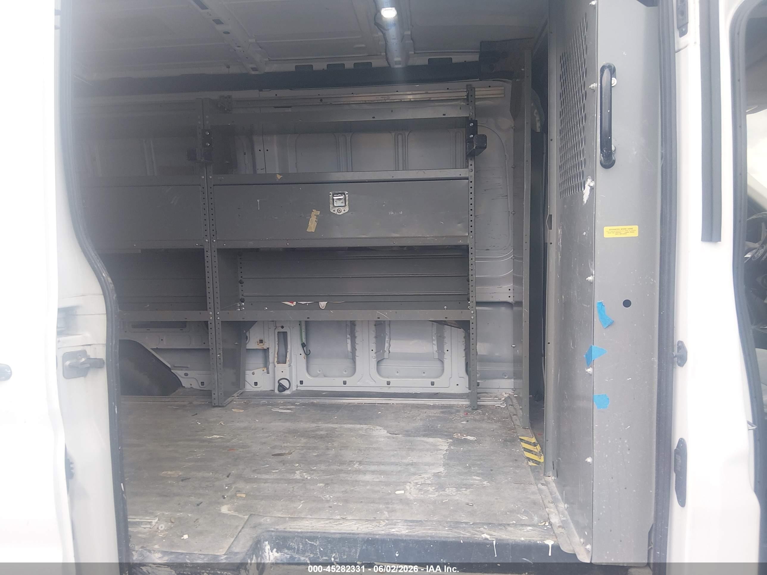 2018 Ford Transit-250   White vin: 1FTYR2CM5JKA77942
