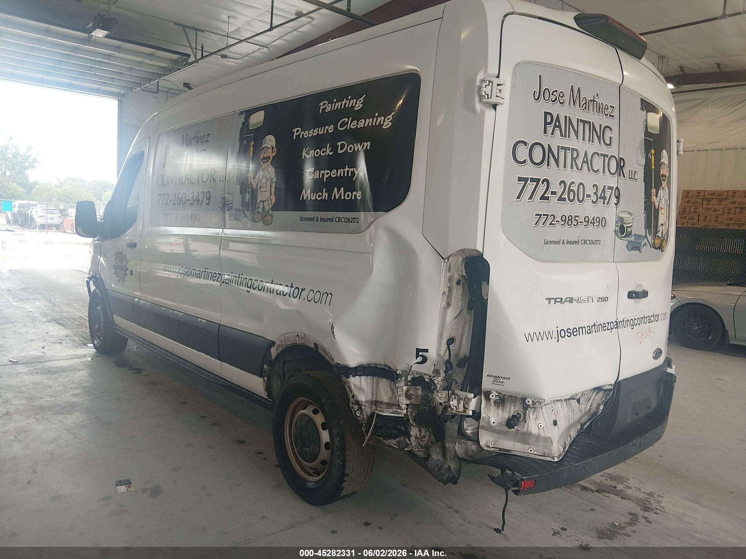 2018 Ford Transit-250   White vin: 1FTYR2CM5JKA77942