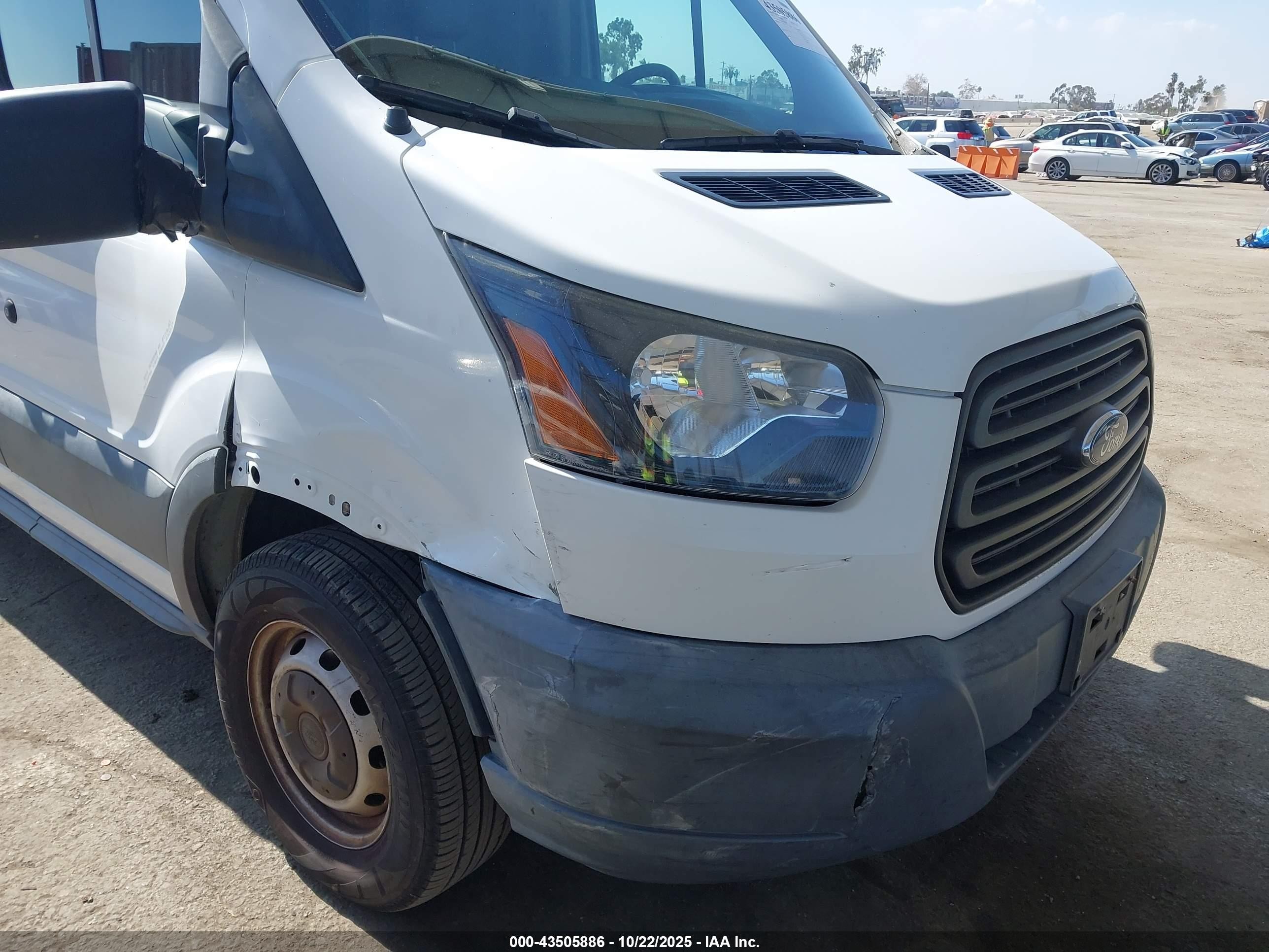 2017 Ford Transit-250   Белый vin: 1FTYR2CM8HKA71854