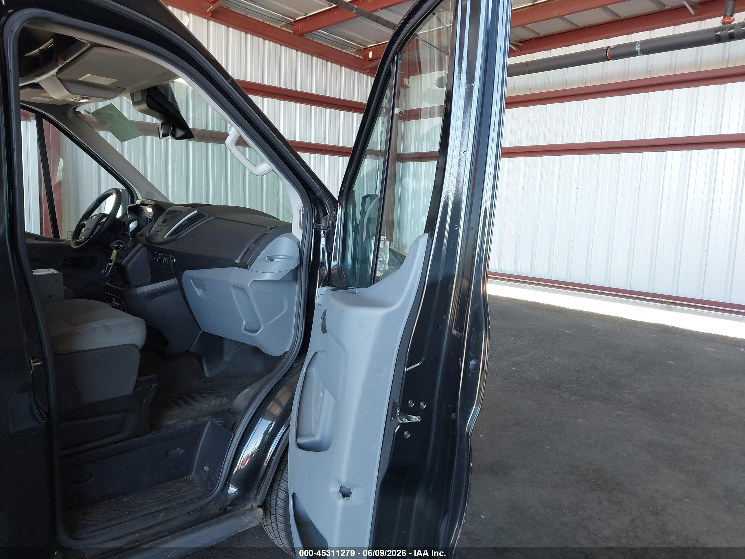 2015 Ford Transit-250   Black vin: 1FTYR2CMXFKA84540