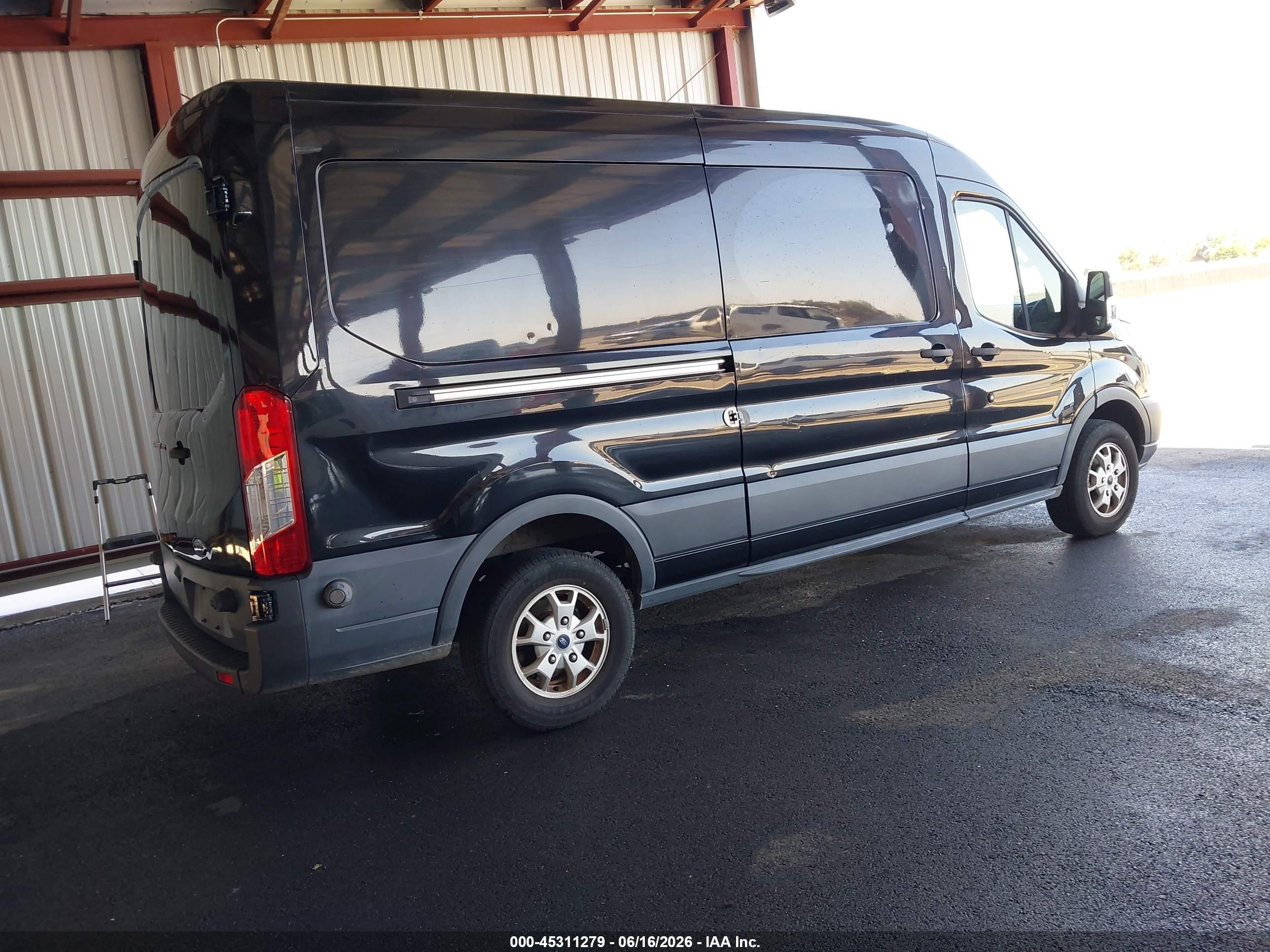 2015 Ford Transit-250   Black vin: 1FTYR2CMXFKA84540