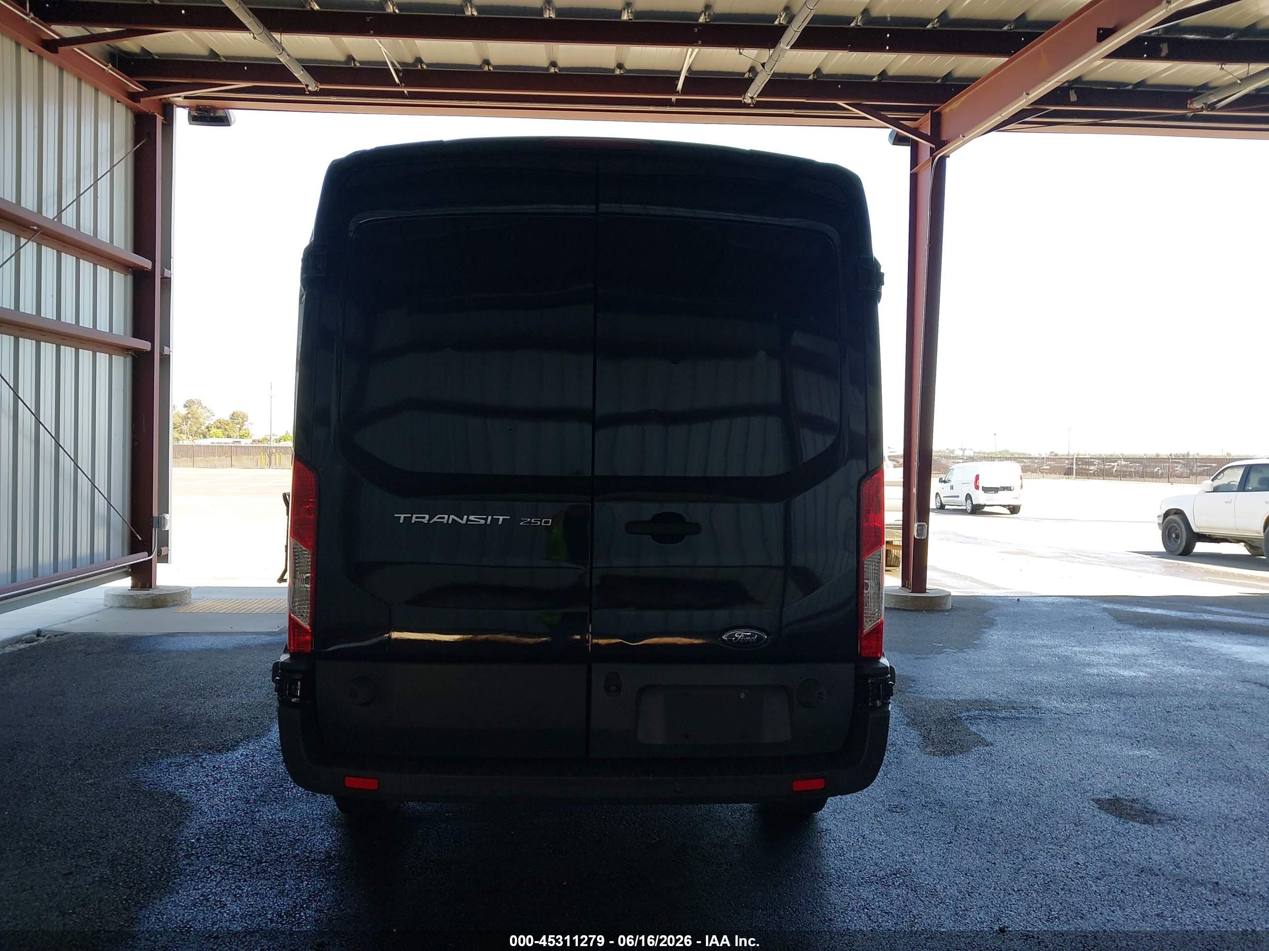 2015 Ford Transit-250   Black vin: 1FTYR2CMXFKA84540