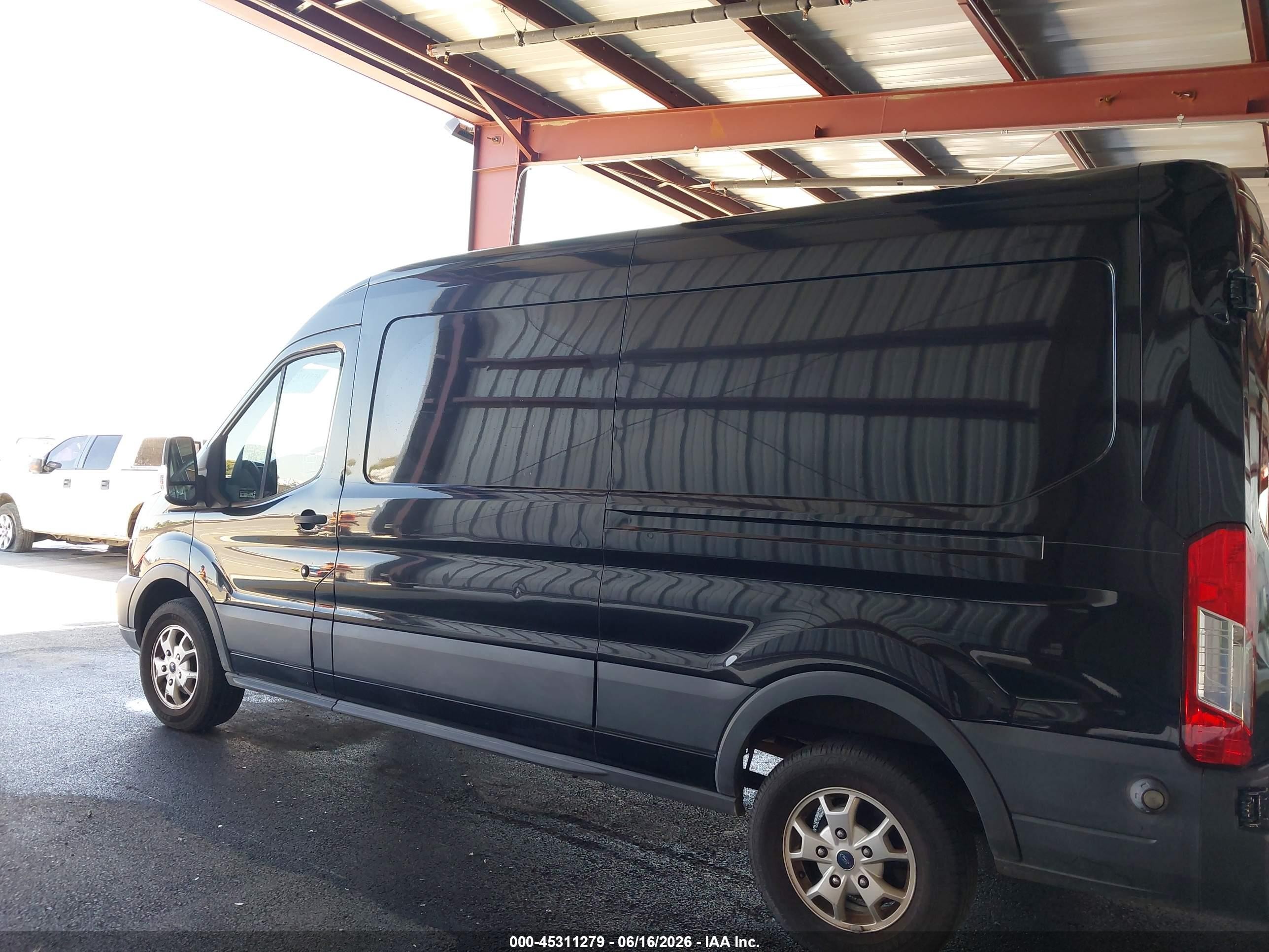 2015 Ford Transit-250   Black vin: 1FTYR2CMXFKA84540
