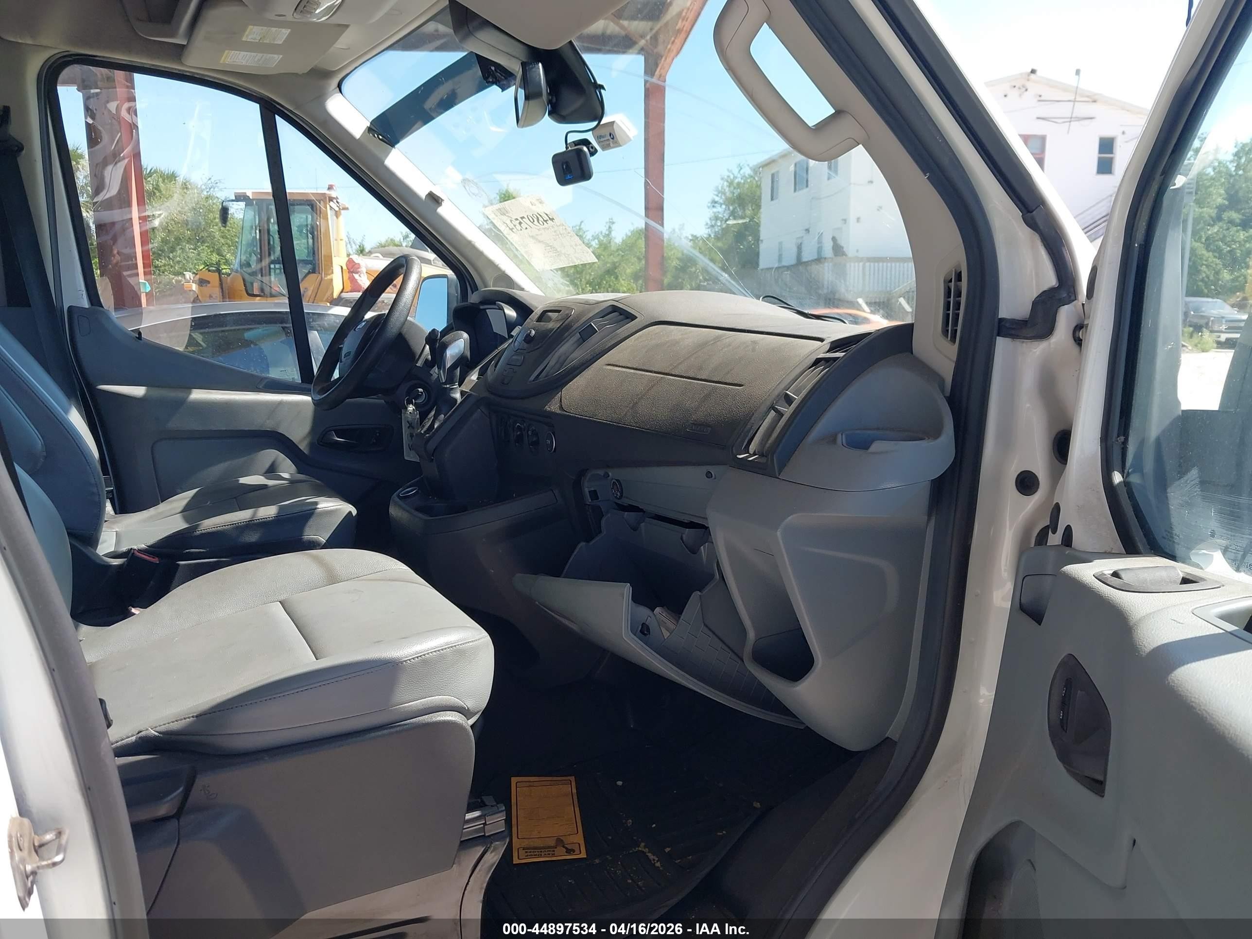 2018 Ford Transit-250   White vin: 1FTYR2CMXJKA72168