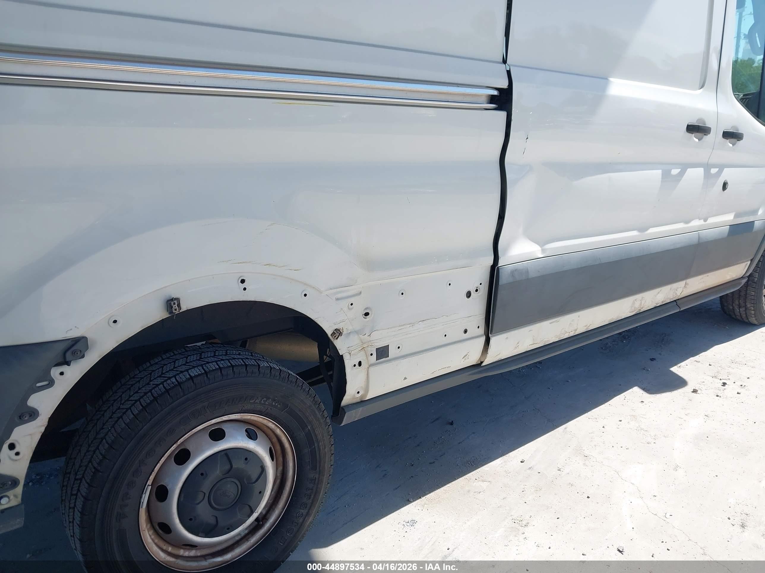 2018 Ford Transit-250   White vin: 1FTYR2CMXJKA72168