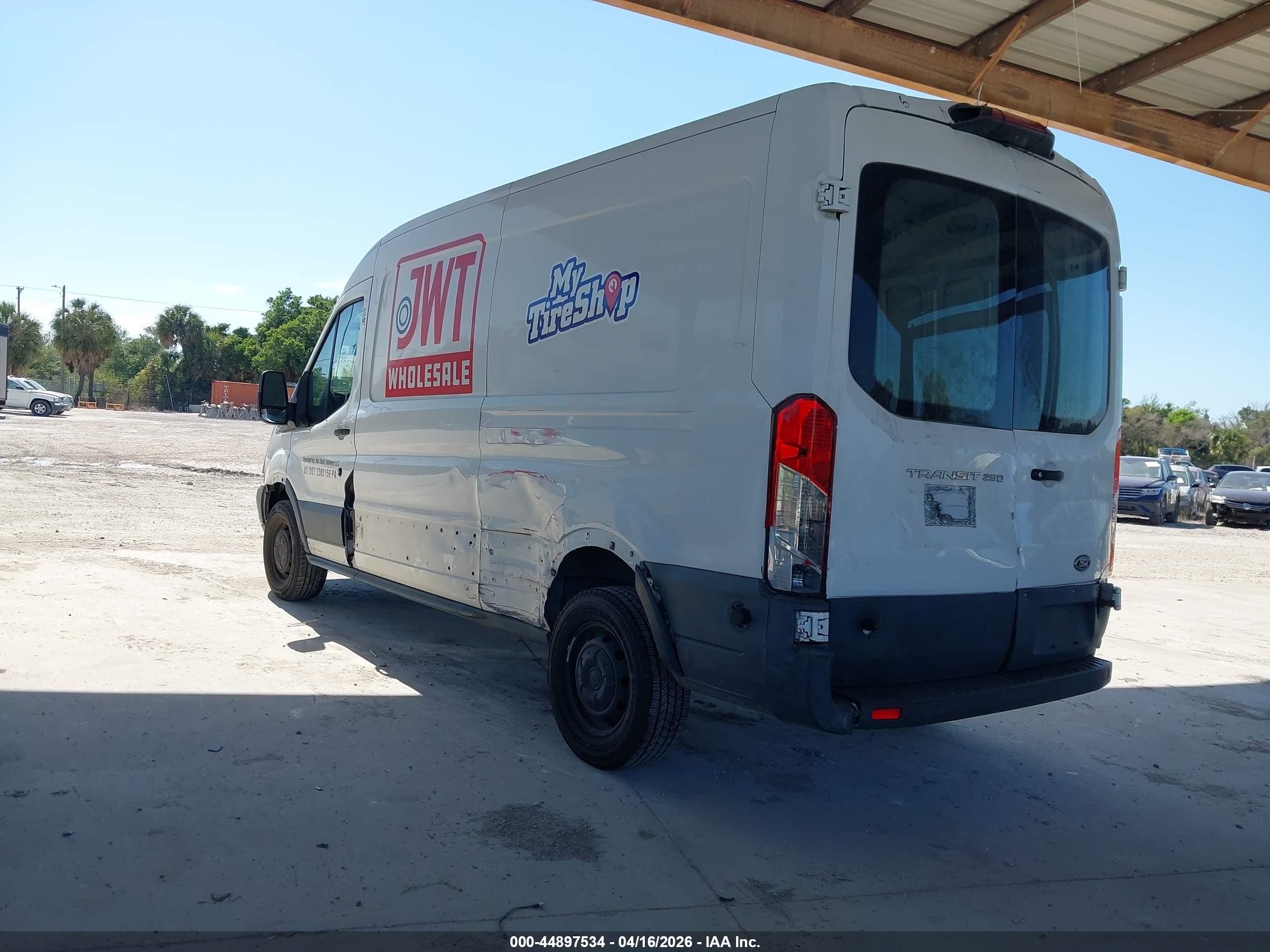 2018 Ford Transit-250   White vin: 1FTYR2CMXJKA72168