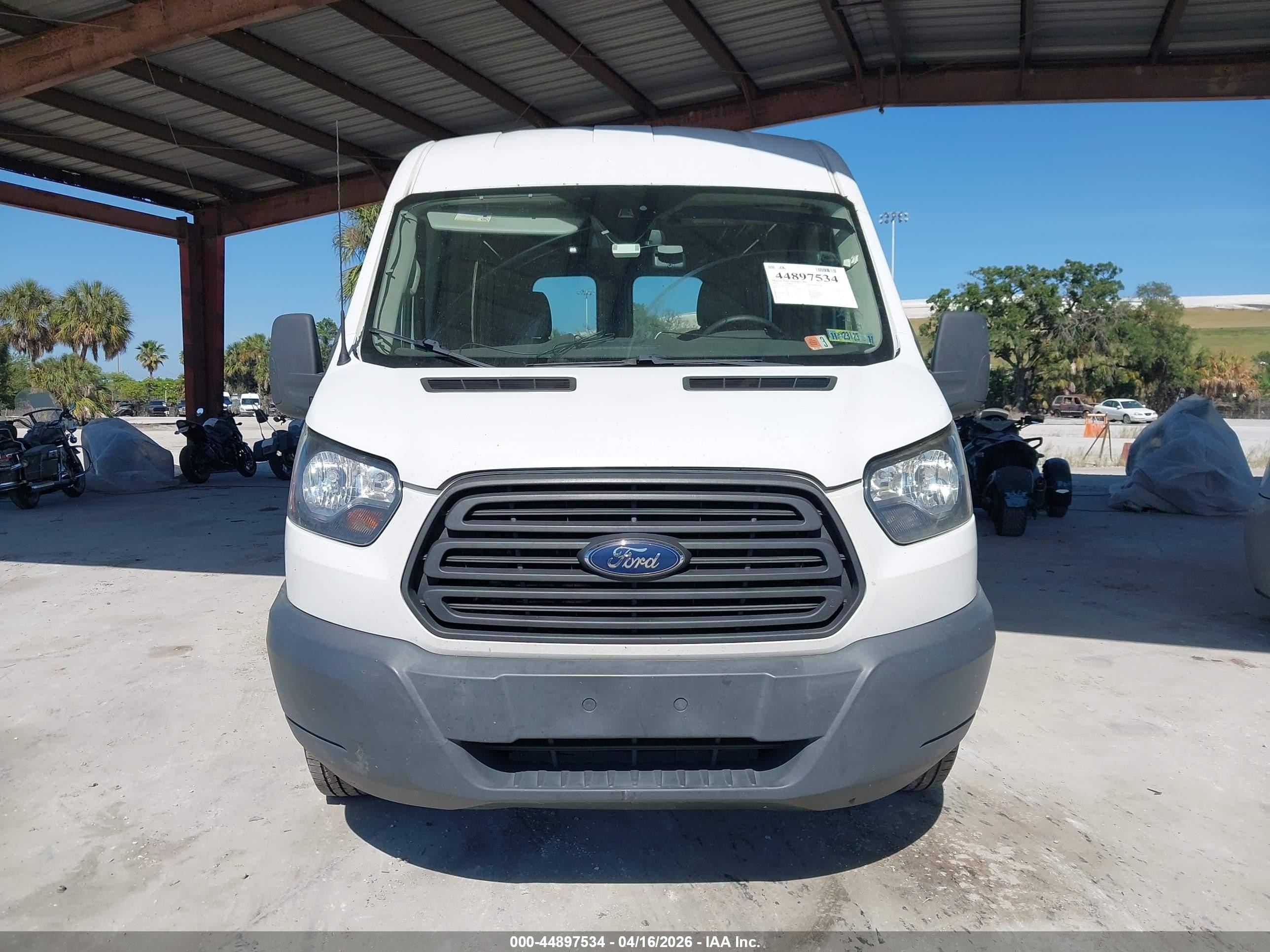 2018 Ford Transit-250   White vin: 1FTYR2CMXJKA72168