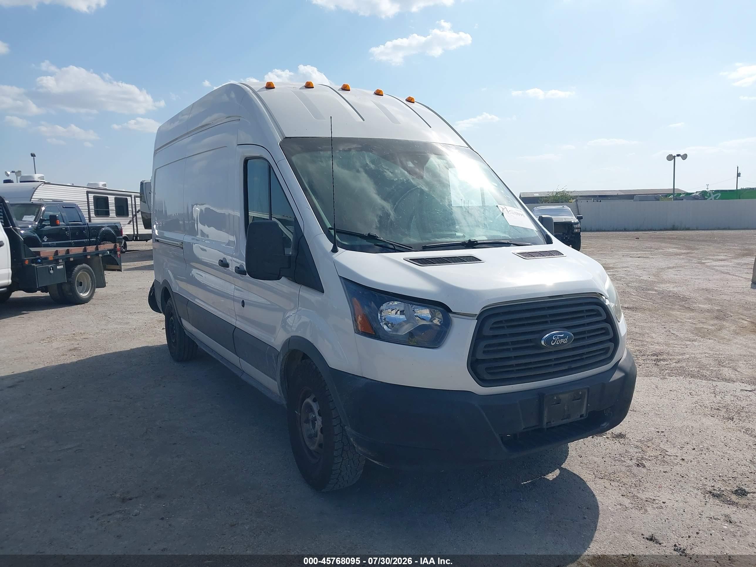 2015 Ford Transit-250   White vin: 1FTYR2XM1FKB04586