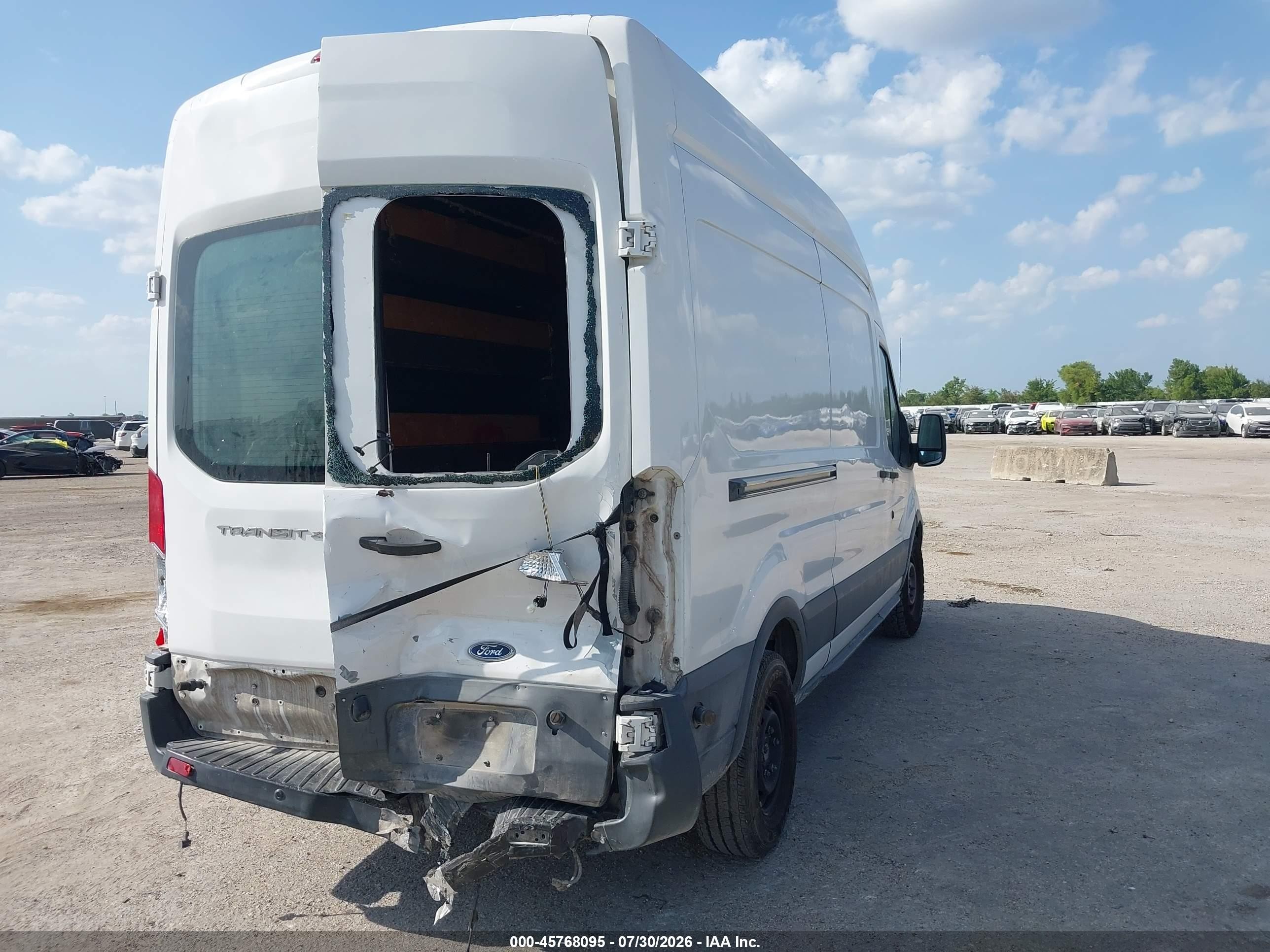 2015 Ford Transit-250   White vin: 1FTYR2XM1FKB04586