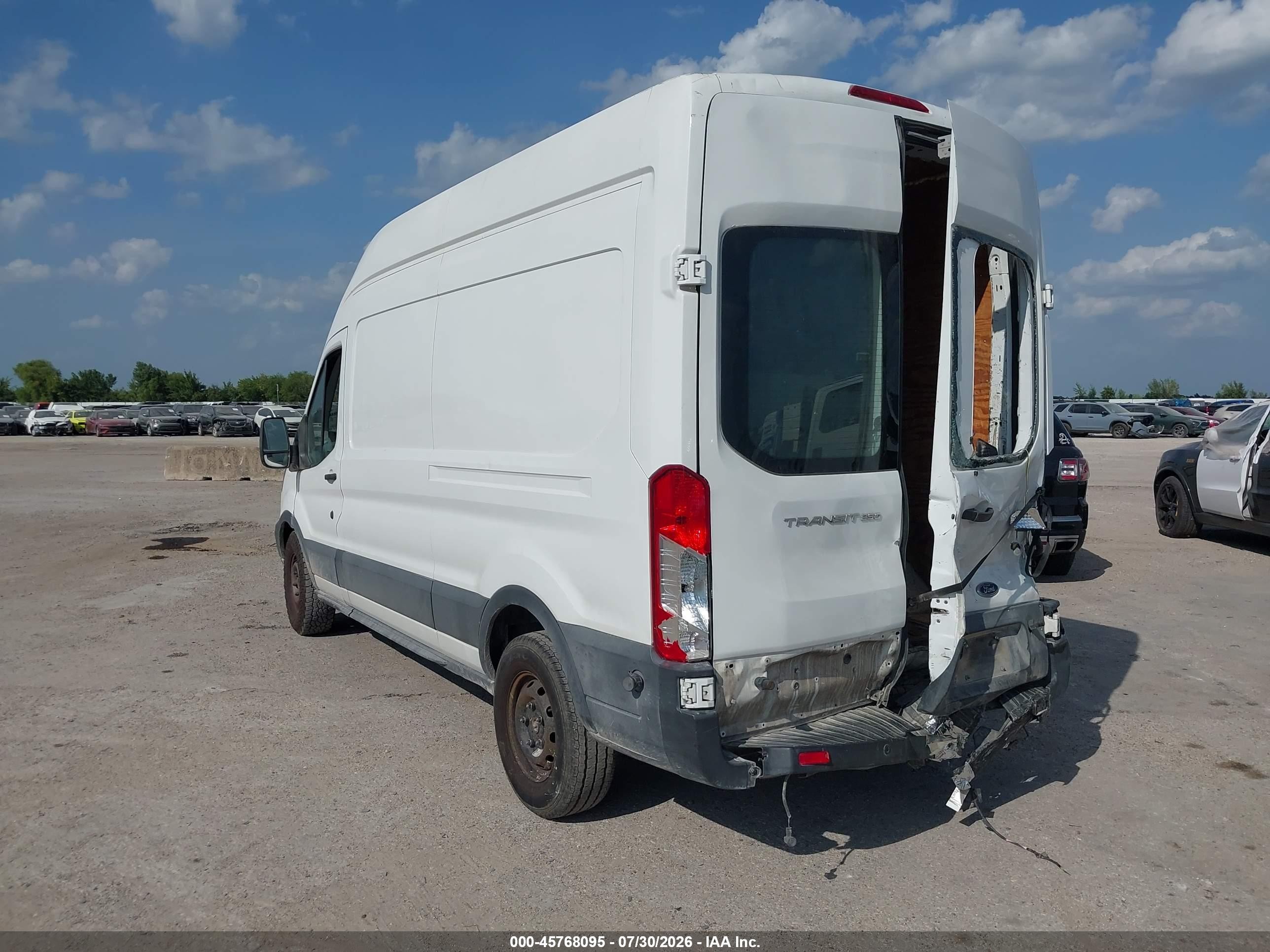 2015 Ford Transit-250   White vin: 1FTYR2XM1FKB04586