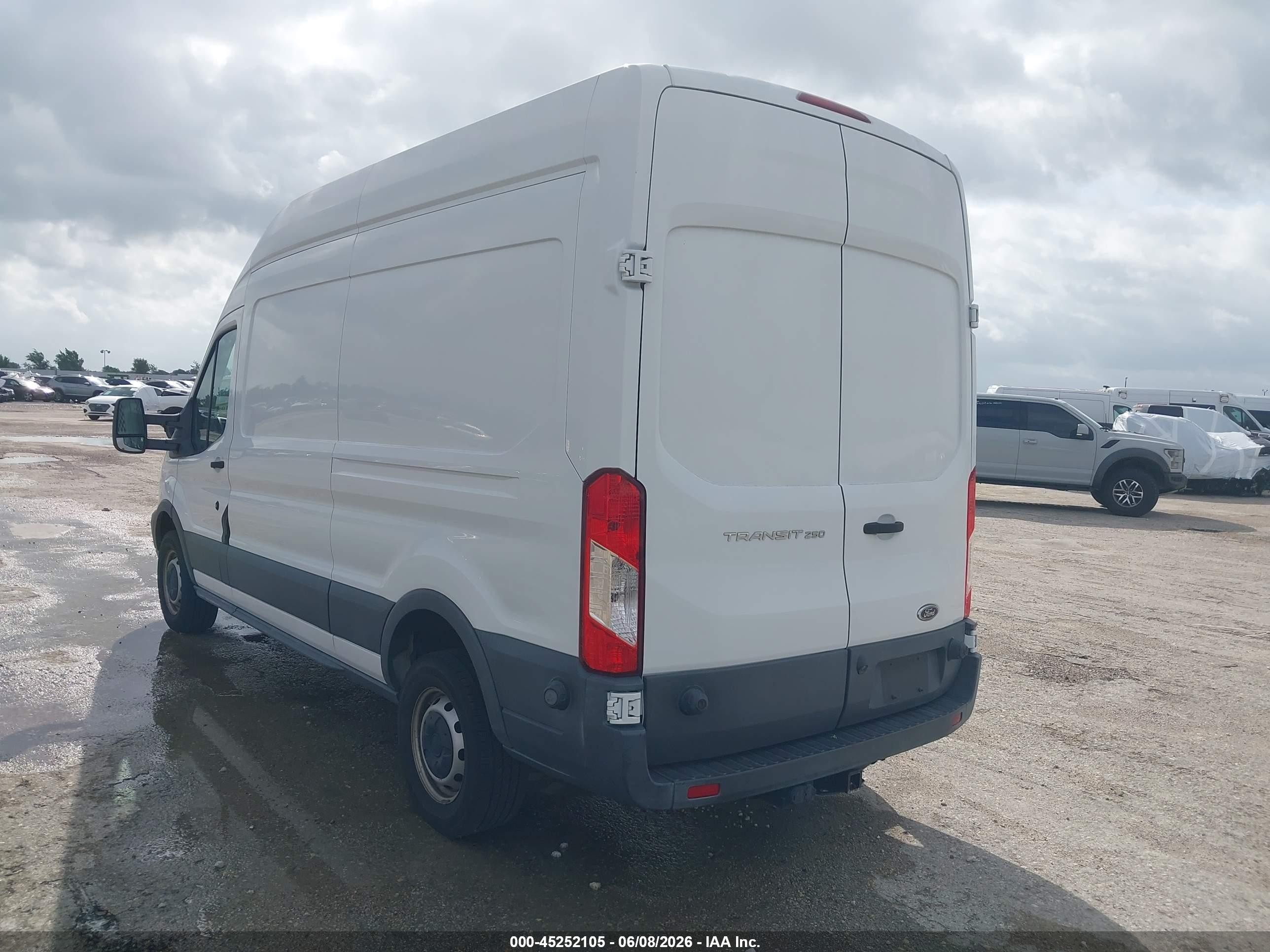 2016 Ford Transit-250 White vin: 1FTYR2XM7GKA07006