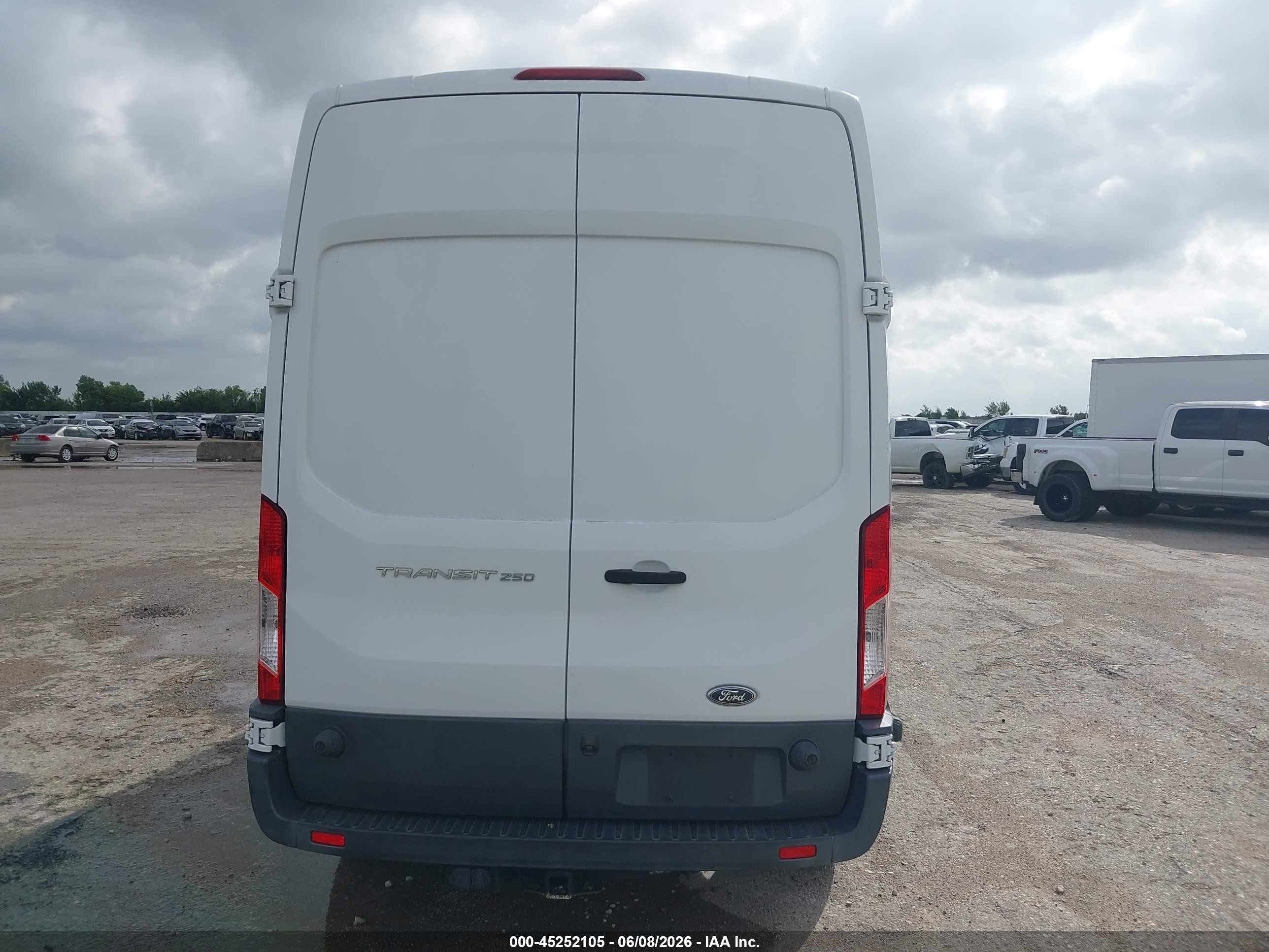 2016 Ford Transit-250 White vin: 1FTYR2XM7GKA07006