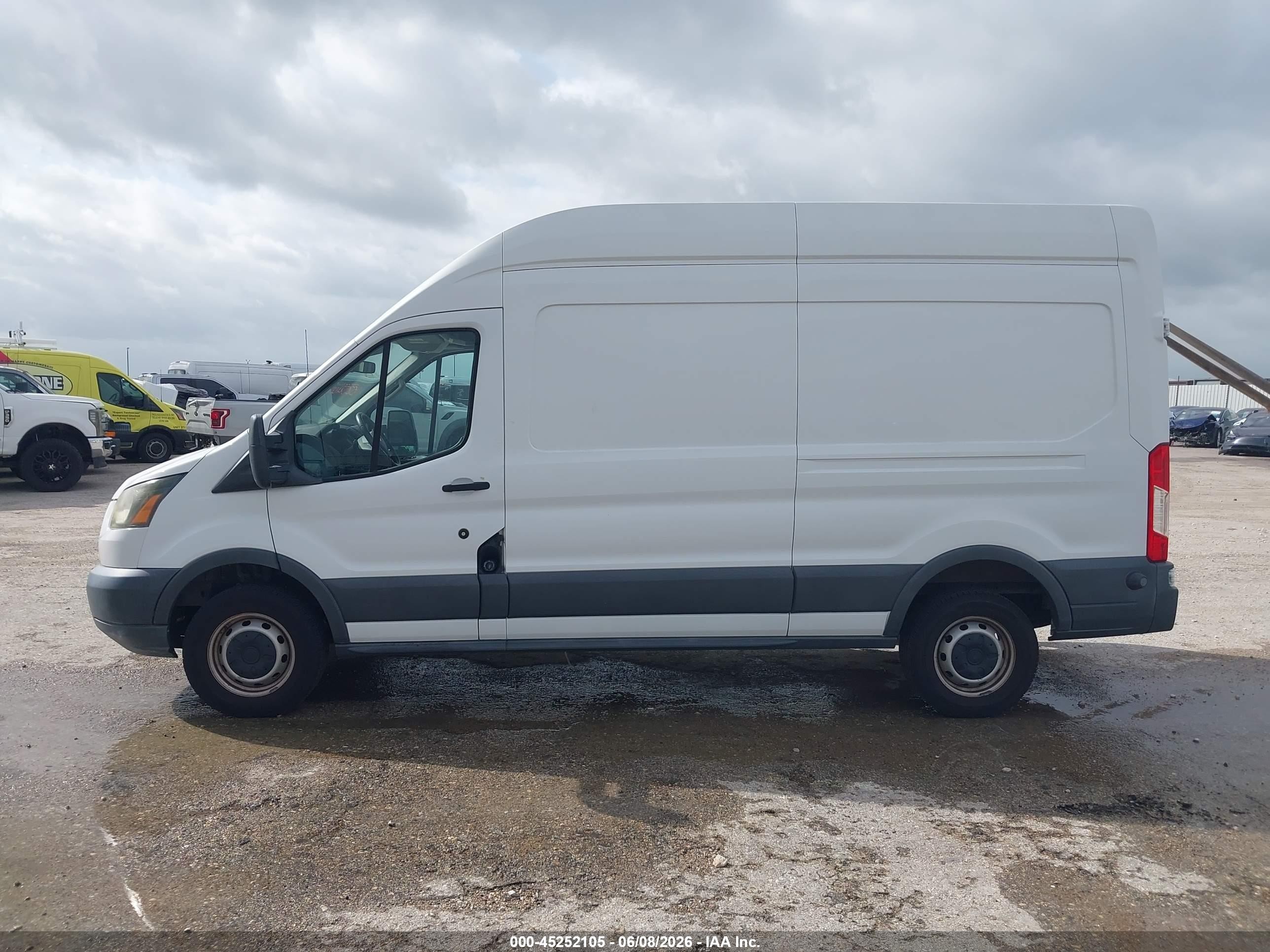 2016 Ford Transit-250 White vin: 1FTYR2XM7GKA07006