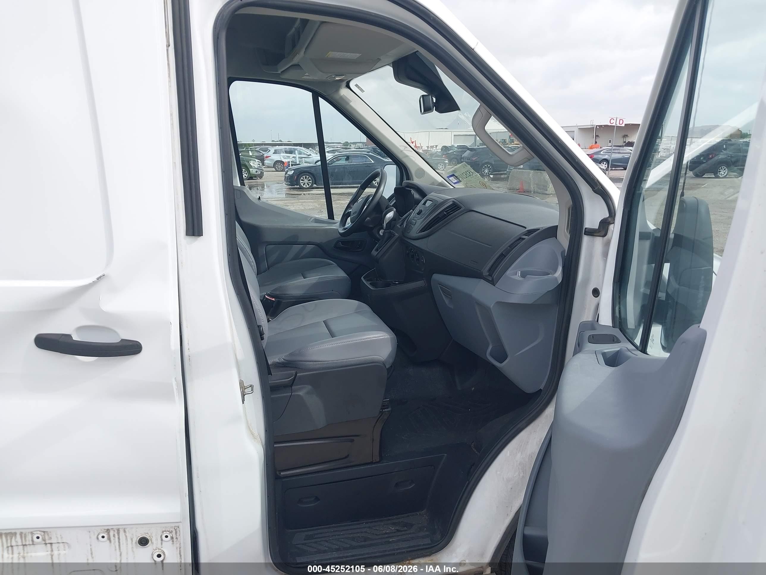 2016 Ford Transit-250 White vin: 1FTYR2XM7GKA07006