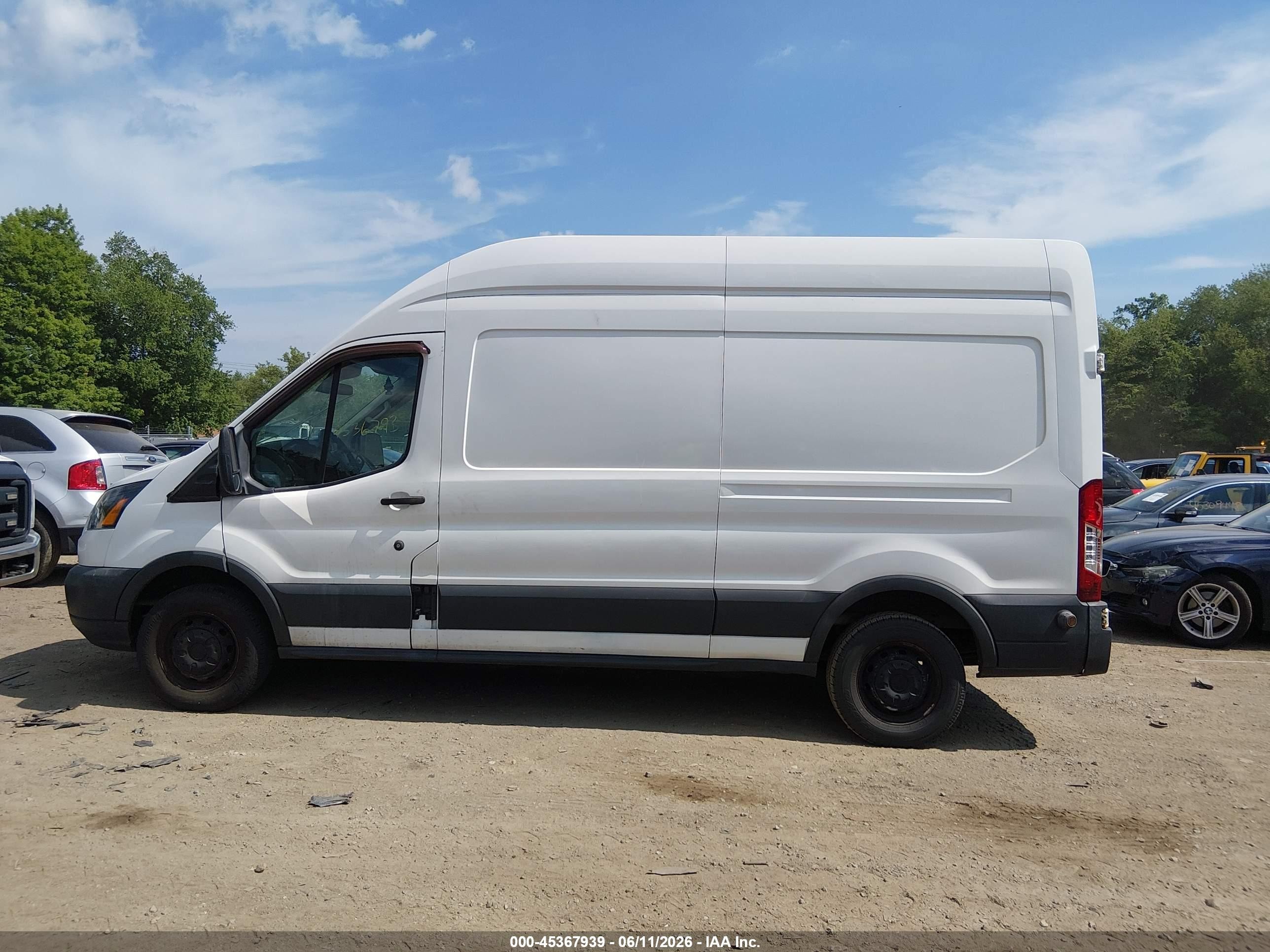 2017 Ford Transit-250   Белый vin: 1FTYR2XM8HKA66969