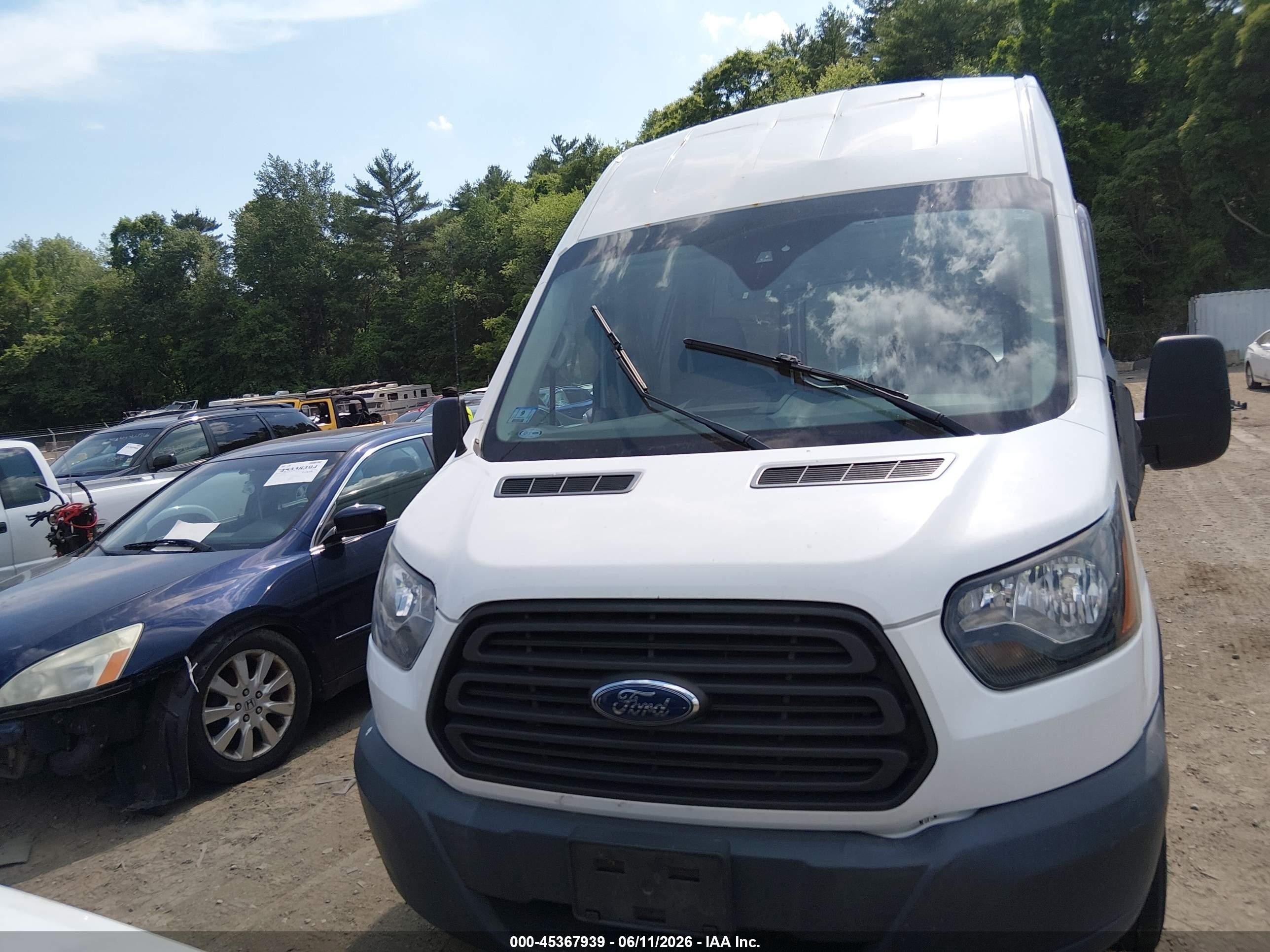 2017 Ford Transit-250   Белый vin: 1FTYR2XM8HKA66969