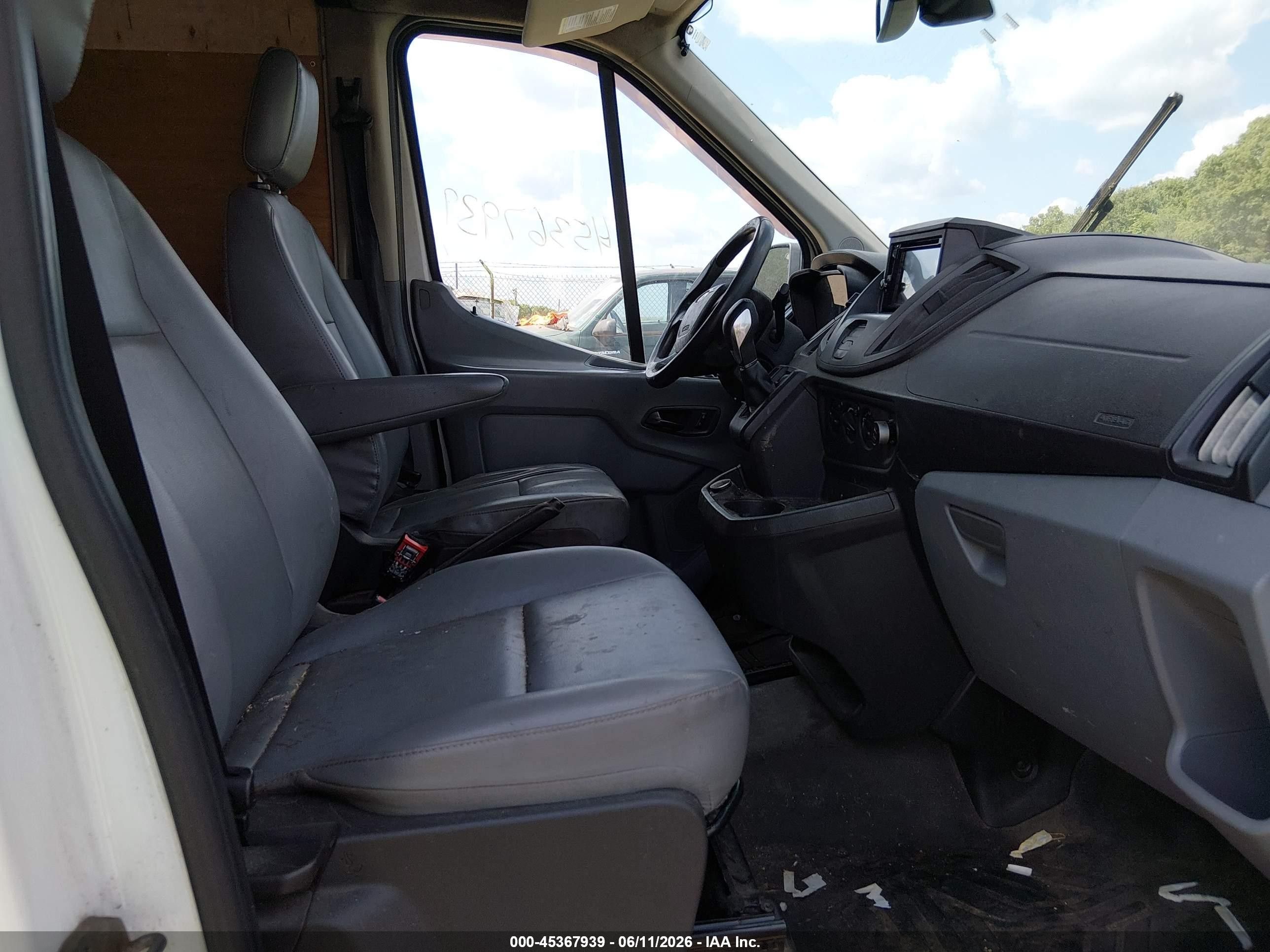 2017 Ford Transit-250   Белый vin: 1FTYR2XM8HKA66969
