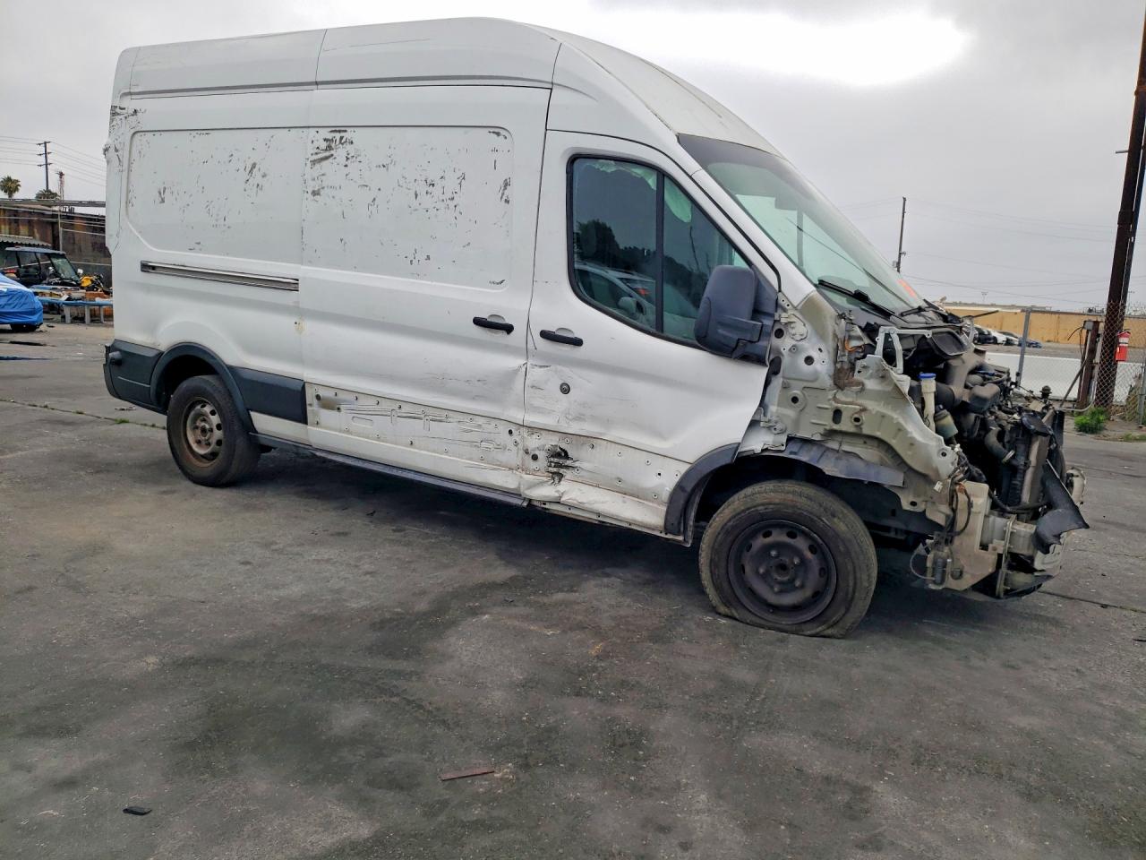 2015 Ford Transit T-250 White vin: 1FTYR2XMXFKA99999