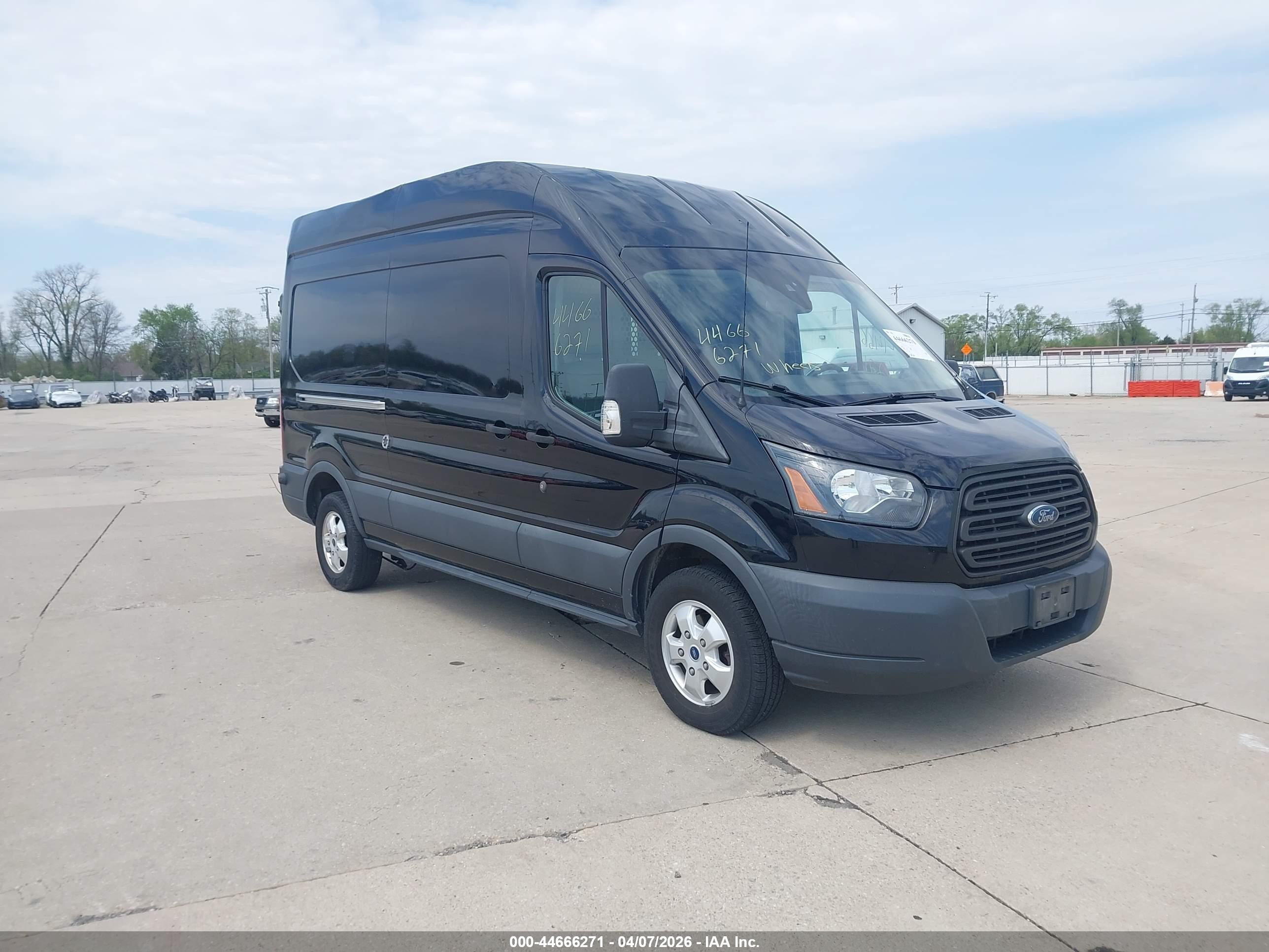 2017 Ford Transit-250   Черный vin: 1FTYR2XMXHKB54650