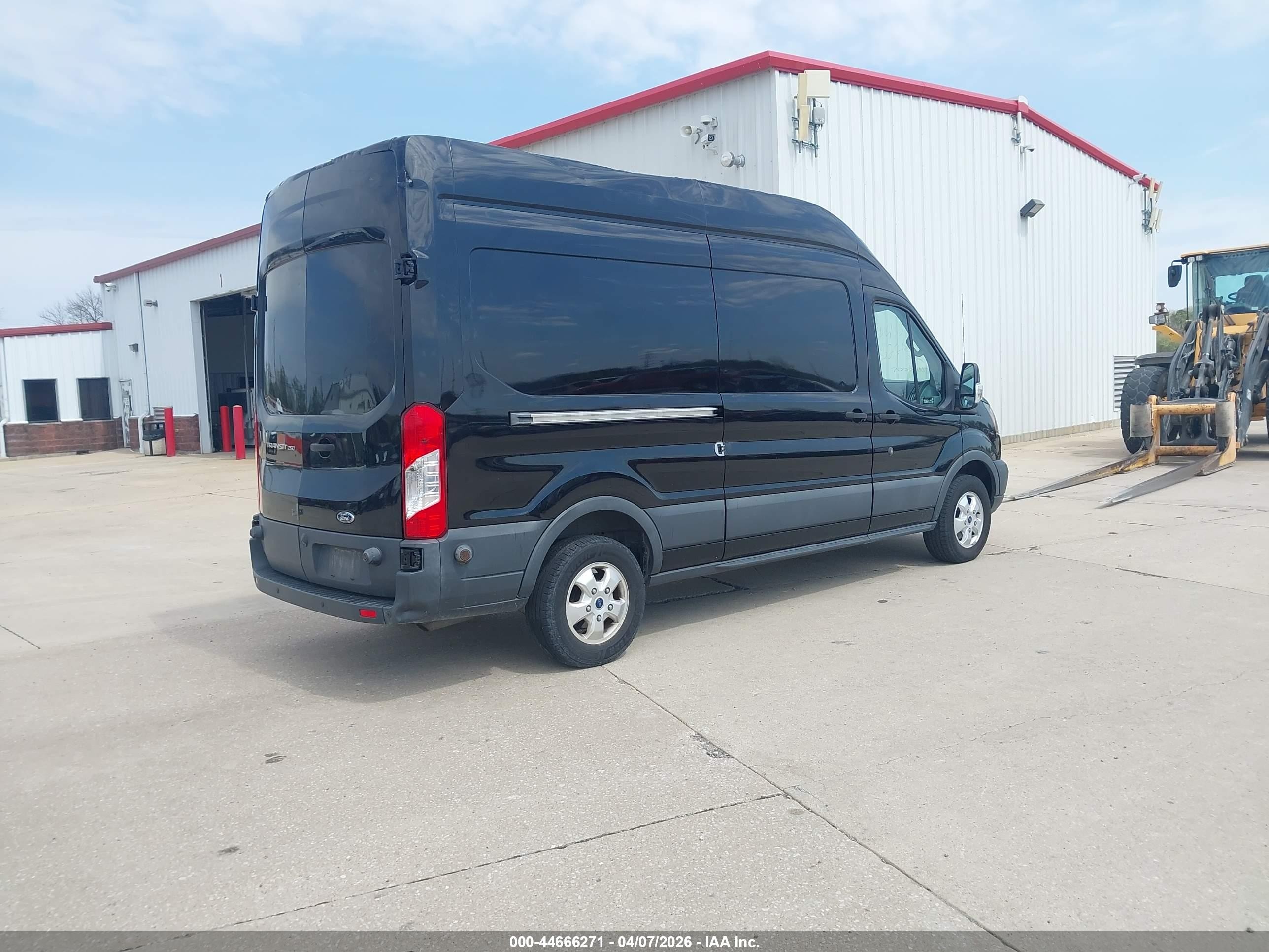 2017 Ford Transit-250   Черный vin: 1FTYR2XMXHKB54650