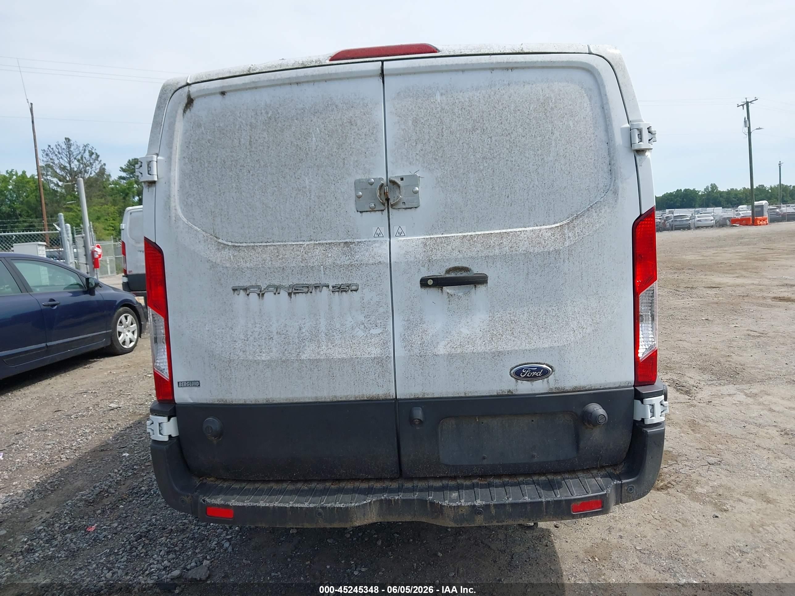 2019 Ford Transit-250 White vin: 1FTYR2YM0KKA14015