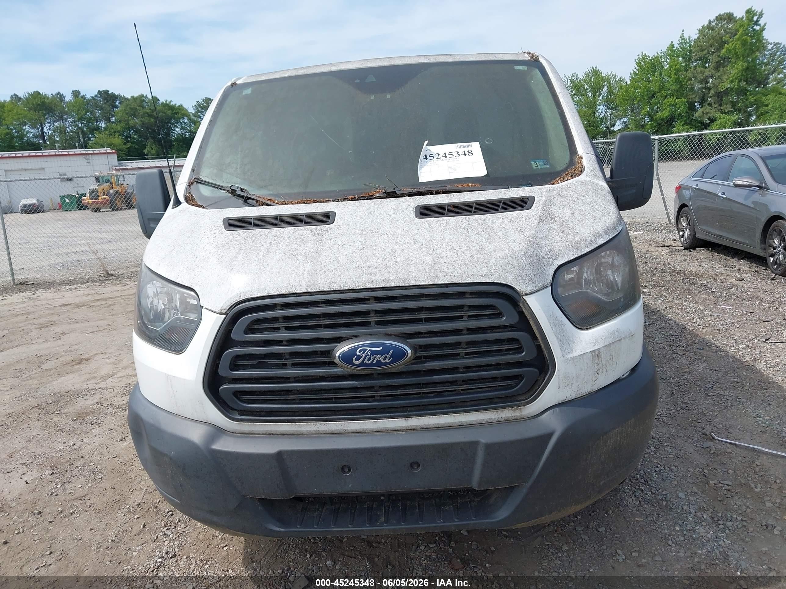 2019 Ford Transit-250 White vin: 1FTYR2YM0KKA14015