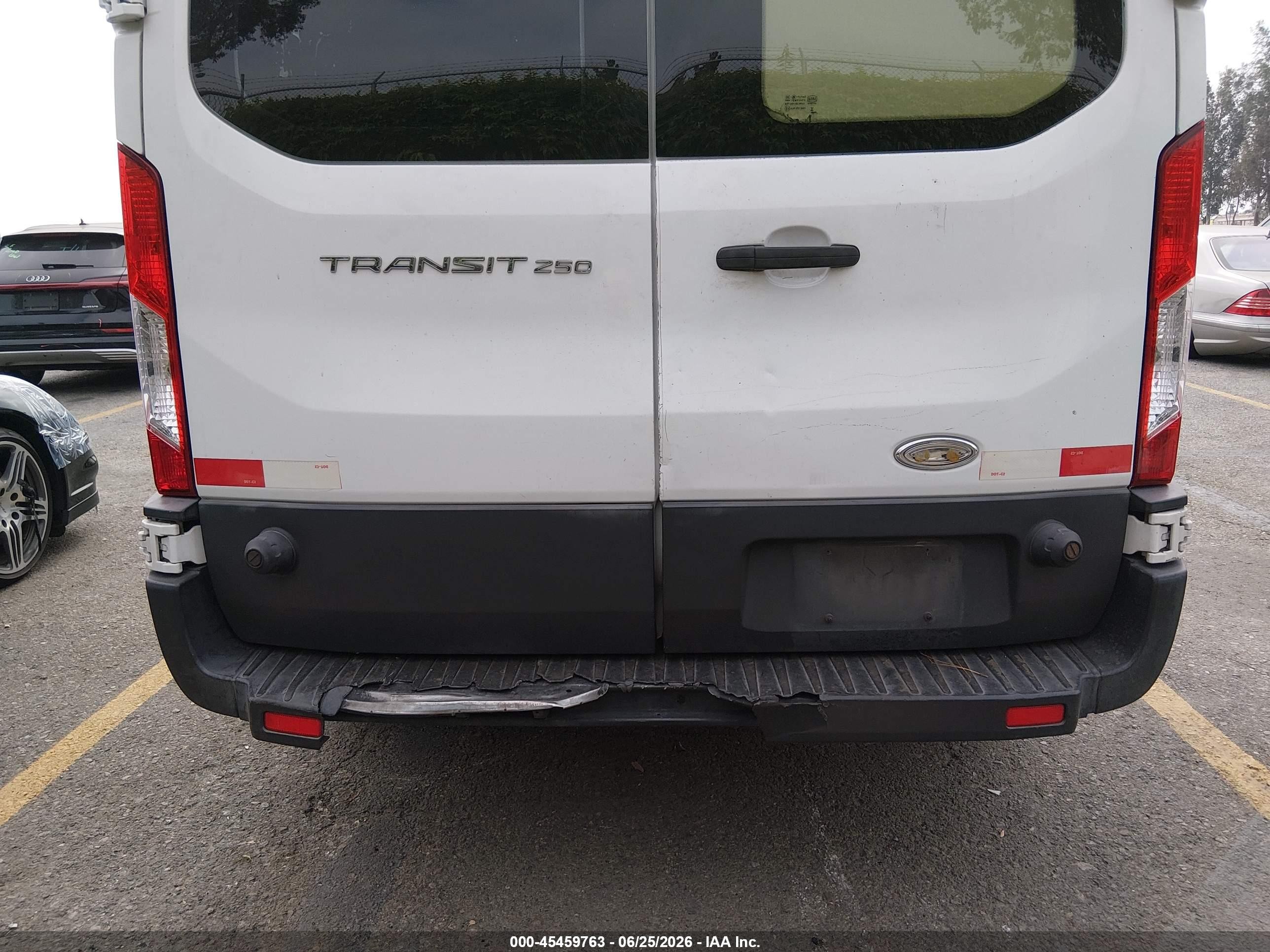 2015 Ford Transit-250   White vin: 1FTYR2ZM5FKA82119