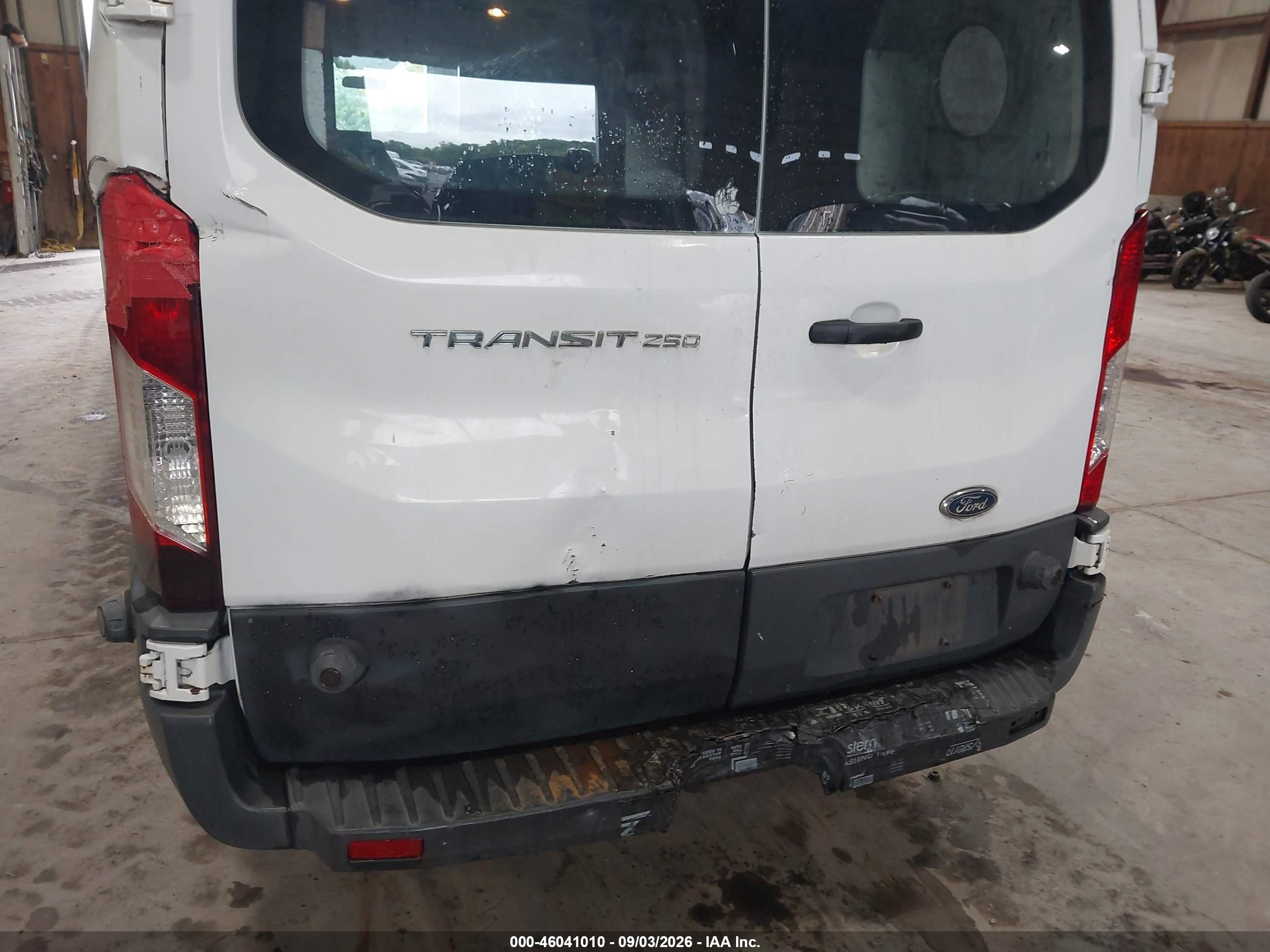 2015 Ford Transit-250   White vin: 1FTYR2ZMXFKA86814