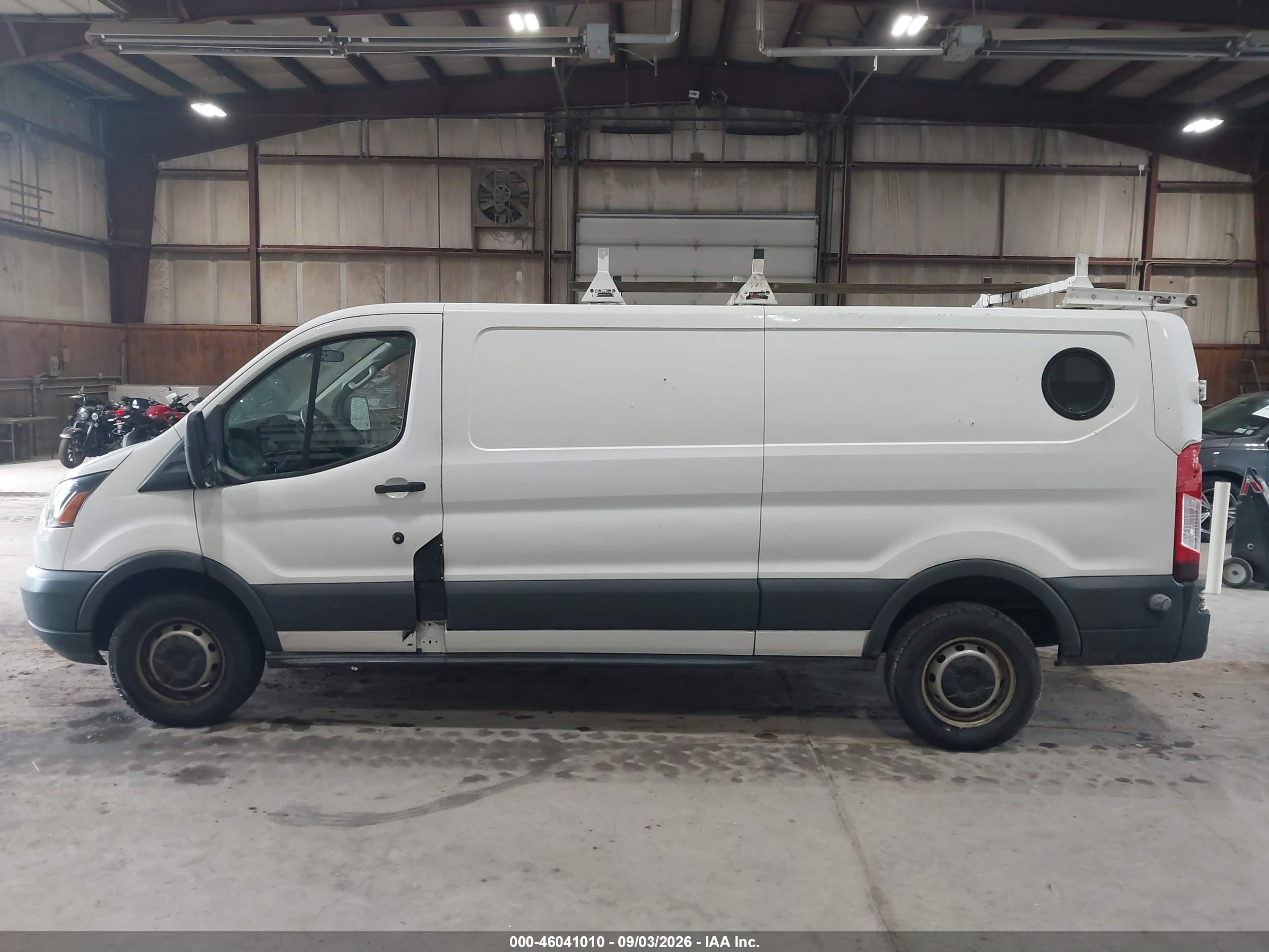 2015 Ford Transit-250   White vin: 1FTYR2ZMXFKA86814