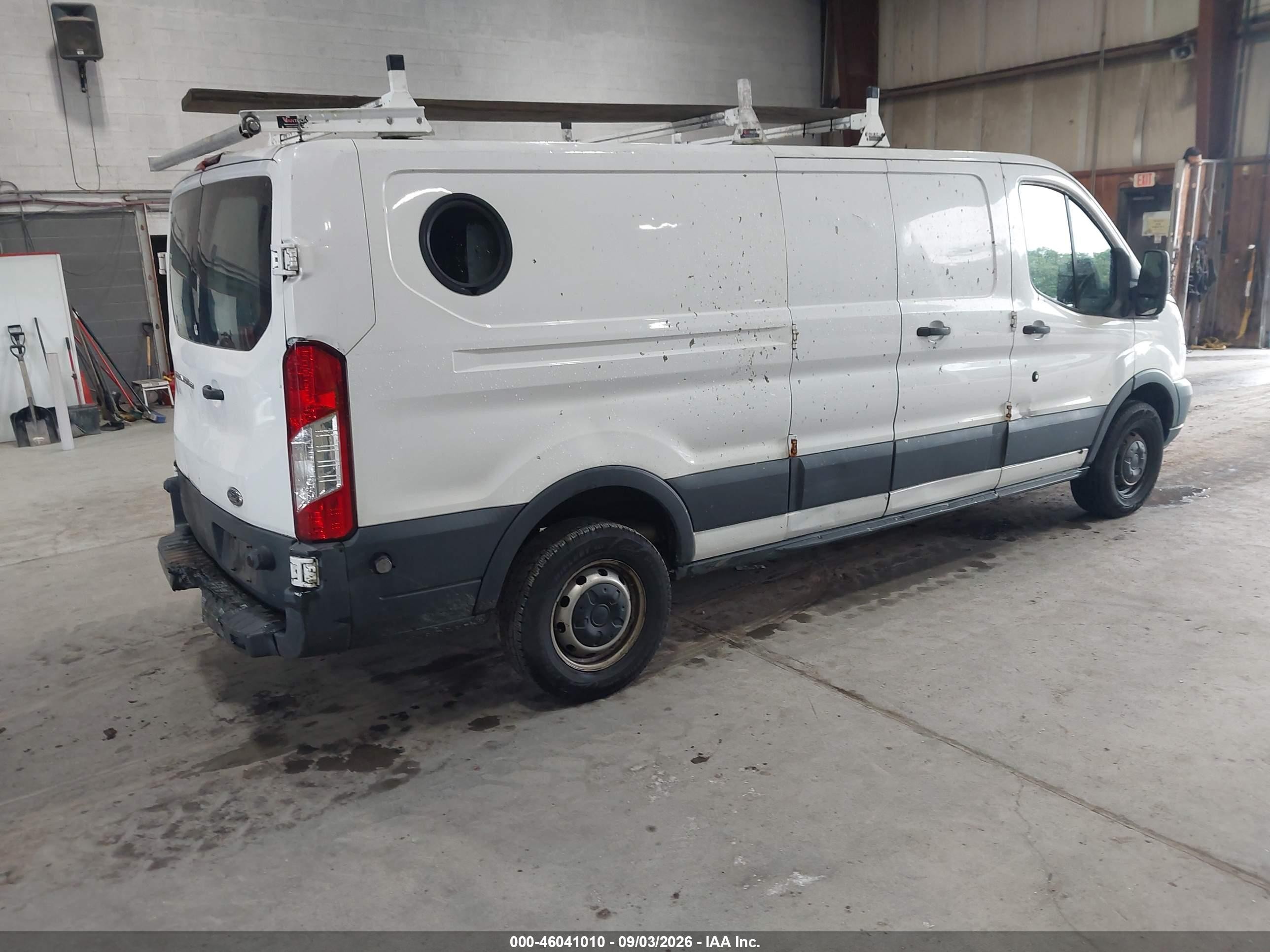 2015 Ford Transit-250   White vin: 1FTYR2ZMXFKA86814
