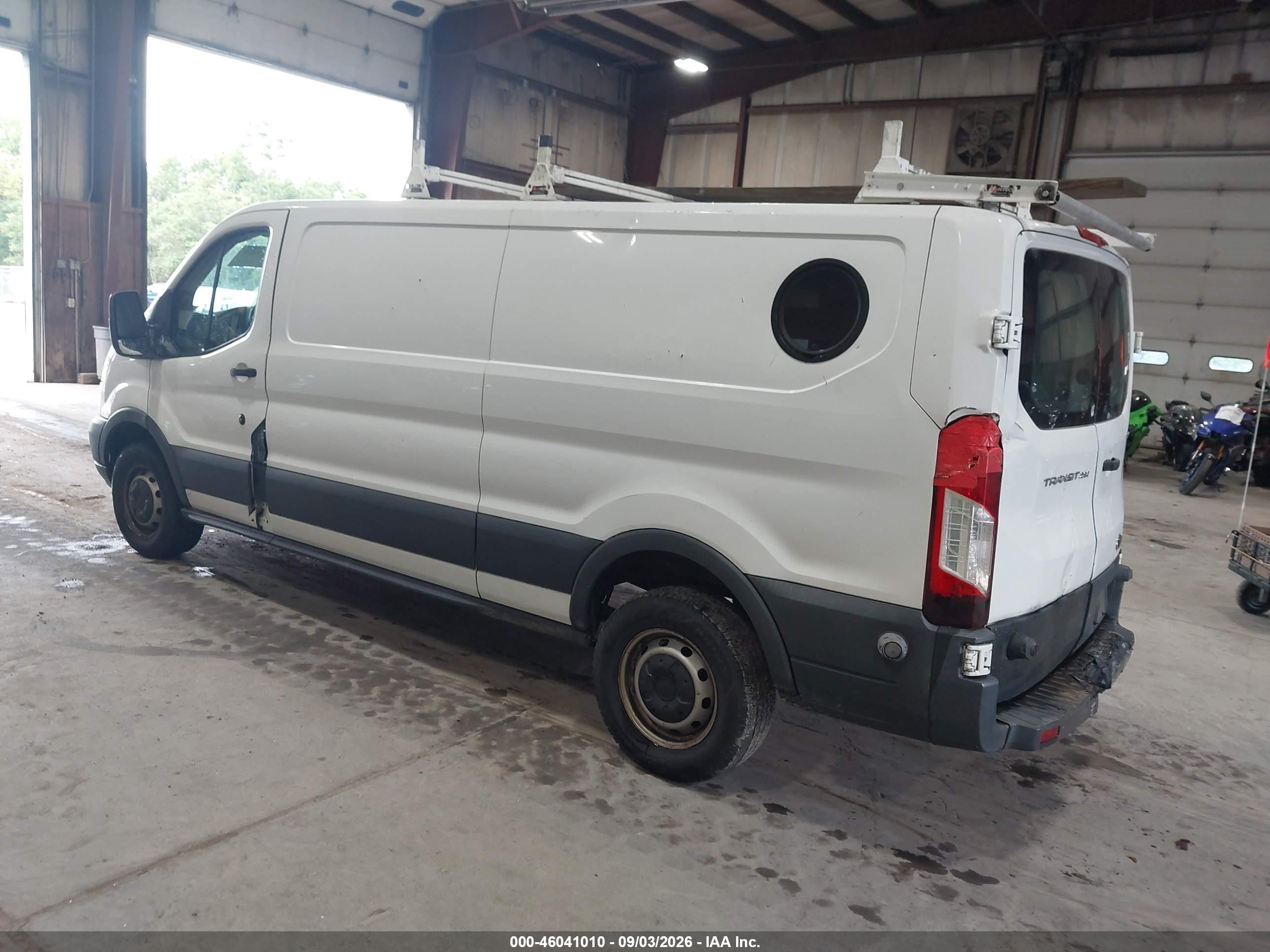 2015 Ford Transit-250   White vin: 1FTYR2ZMXFKA86814