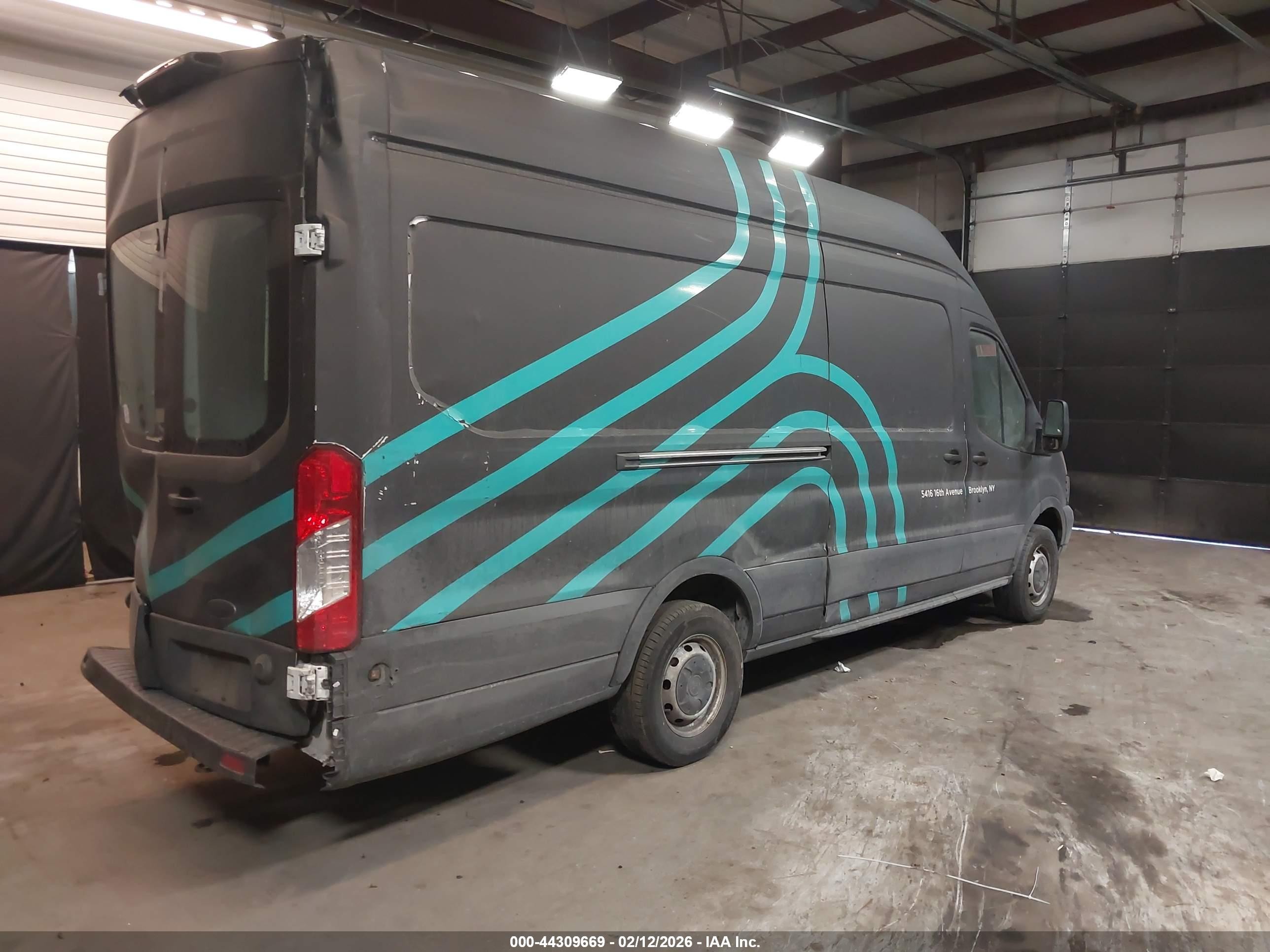 2019 Ford Transit-250   Black vin: 1FTYR3XM5KKA93463