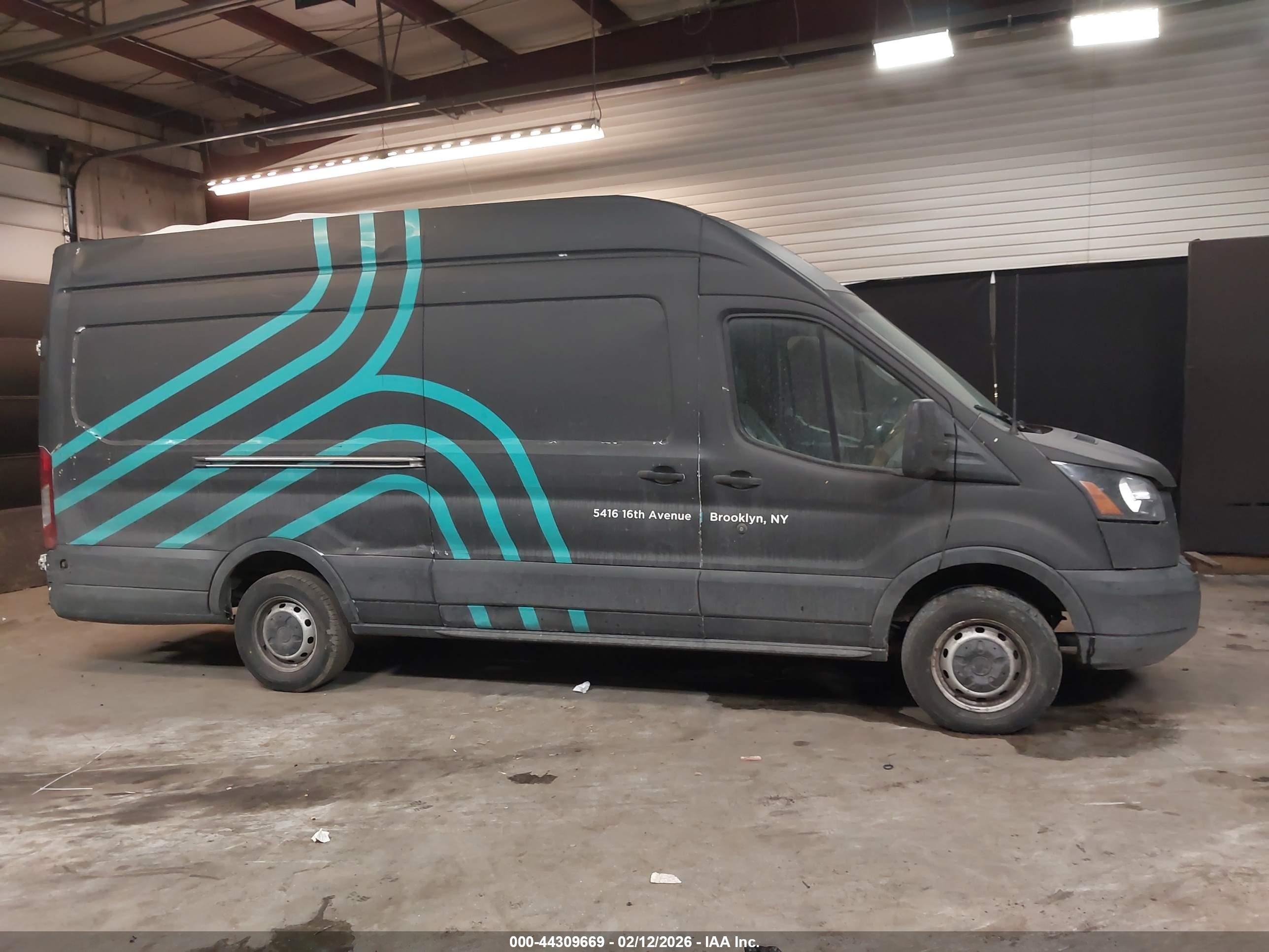 2019 Ford Transit-250   Black vin: 1FTYR3XM5KKA93463